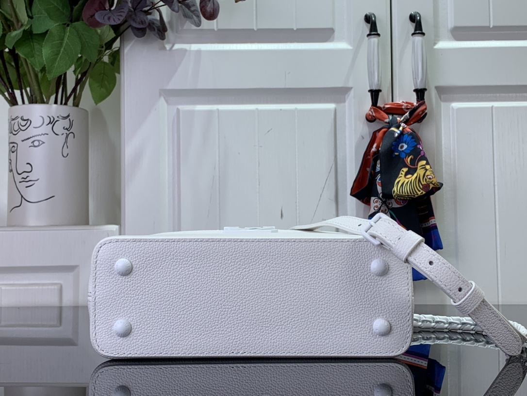 最高級ルイヴィトンスーパーコピー ルイヴィトンバッグコピー カプシーヌ EW MINI オプティック ホワイト M23956 マット カーフレザー ホワイト金具 - 画像 (7)