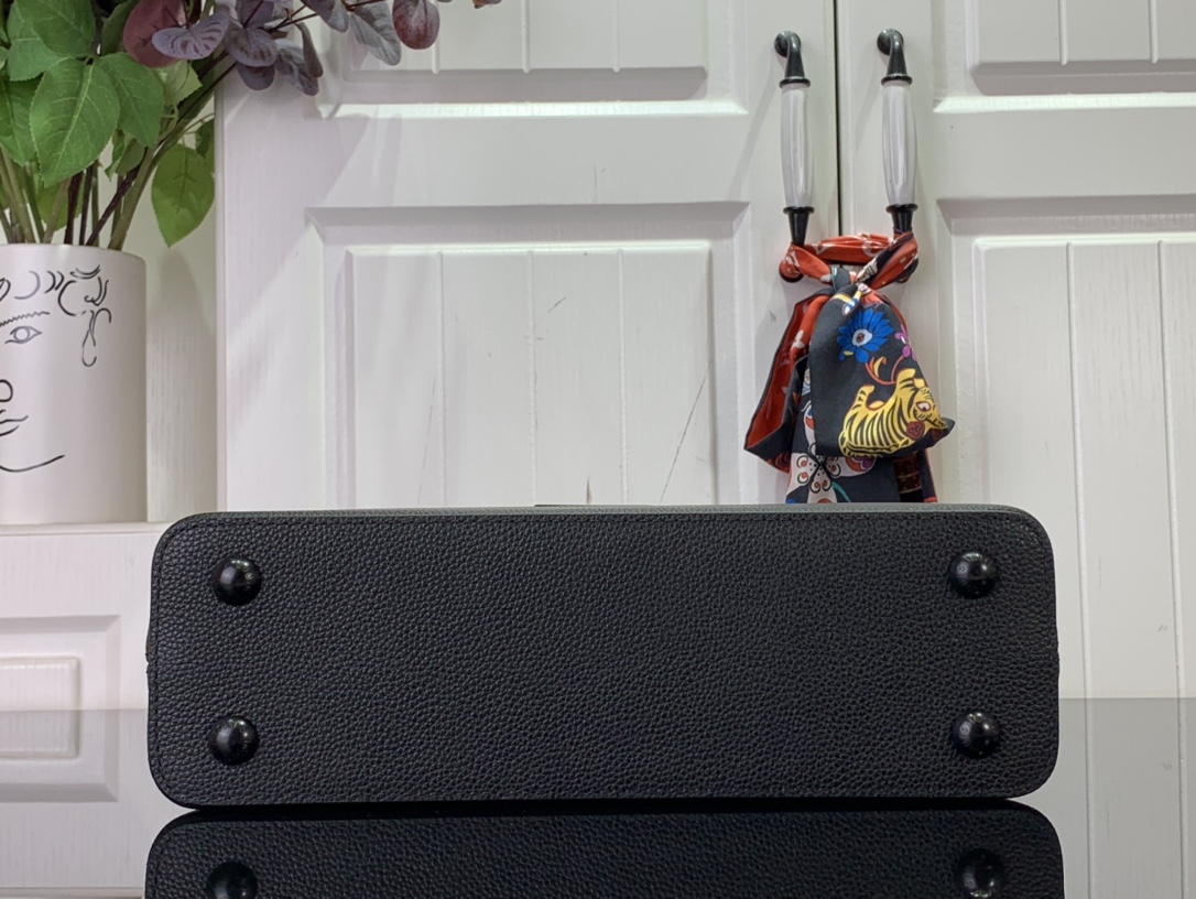 最高級ルイヴィトンスーパーコピー ルイヴィトンバッグコピー カプシーヌ EW オール ブラック M23955 マット カーフレザー ブラック金具 - 画像 (7)