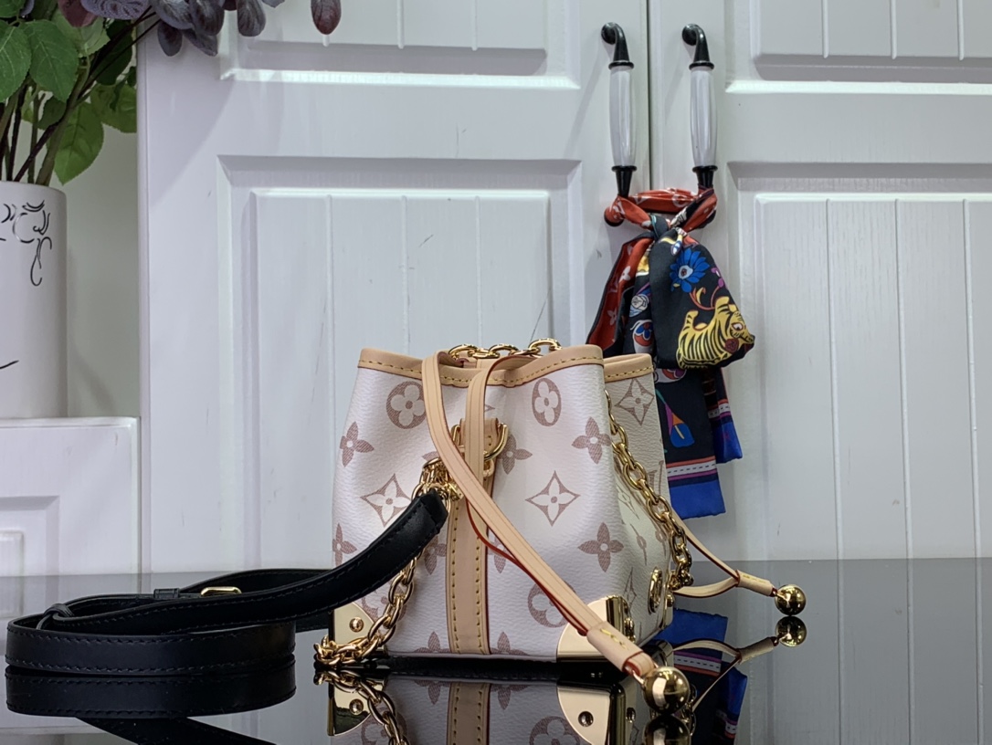 最高級ルイヴィトンスーパーコピー ルイヴィトンバッグコピー ノエ パース・LV チャーム ホワイト / シャマロウ ピンク M83227 モノグラム・デュンヌ キャンバス ゴールド金具 - 画像 (9)