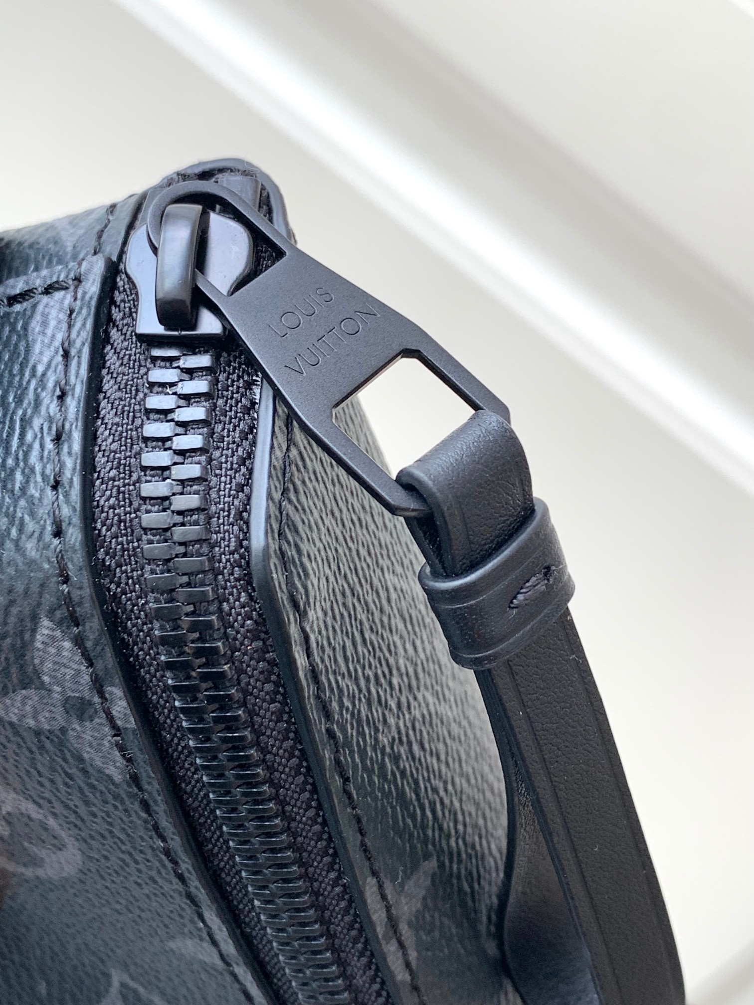 最高級ルイヴィトンスーパーコピー ルイヴィトンバッグコピー LV ムーン・クロスボディ ブラック M23835 モノグラム・エクリプス キャンバス ブラック金具 - 画像 (6)