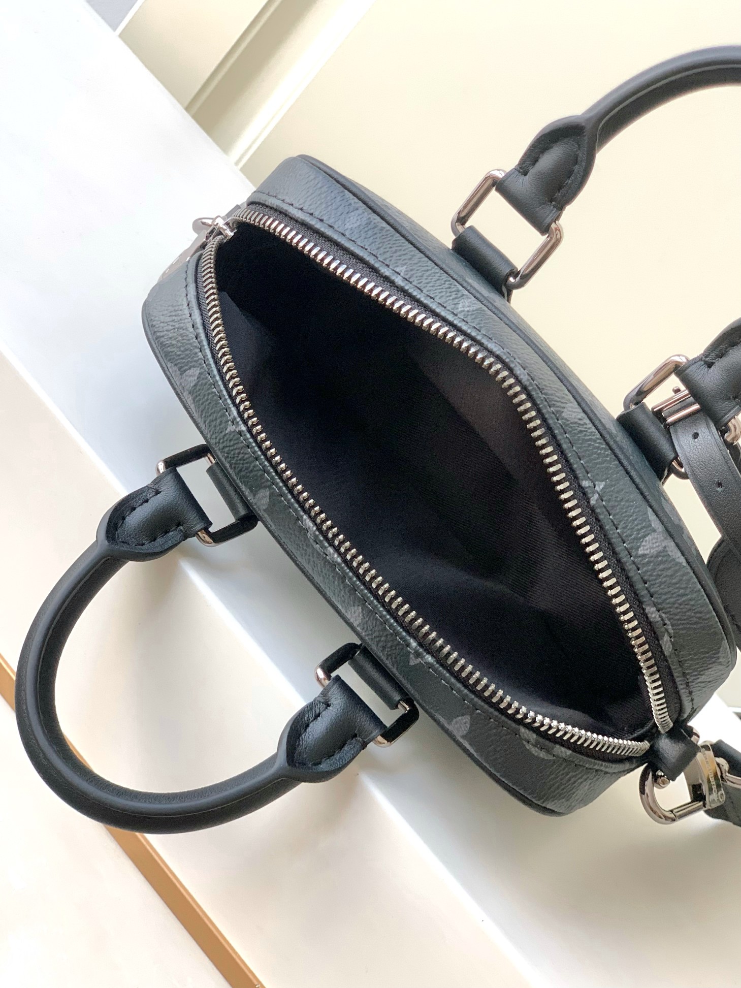 最高級ルイヴィトンスーパーコピー ルイヴィトンバッグコピー ナノ・PDV ブラック M82770 モノグラム・エクリプス キャンバス シルバー金具 - 画像 (3)