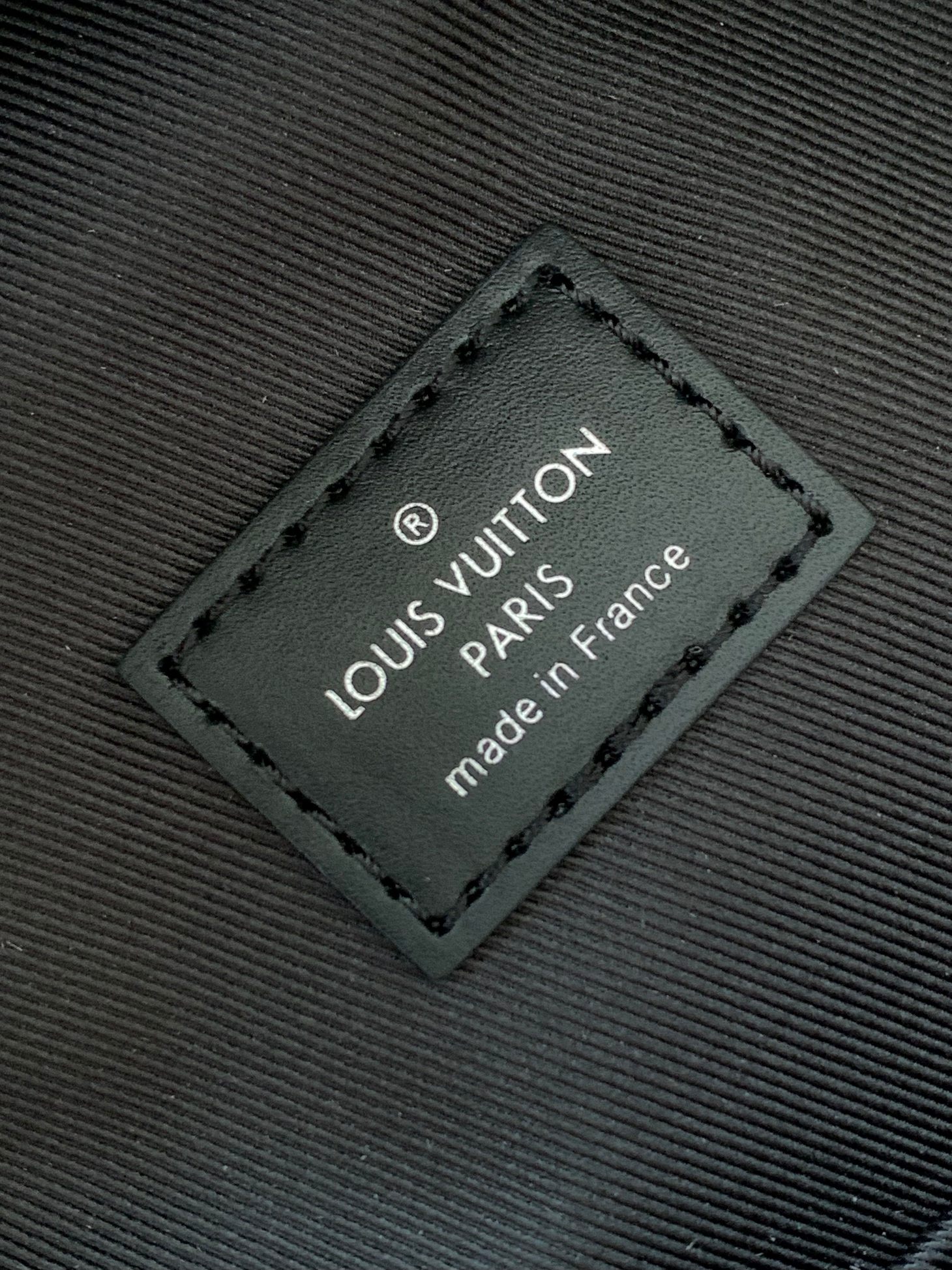 最高級ルイヴィトンスーパーコピー ルイヴィトン リュック コピー ディスカバリー・バックパック PM ブラック M22558 モノグラム・エクリプス キャンバス ゴールド金具 - 画像 (2)