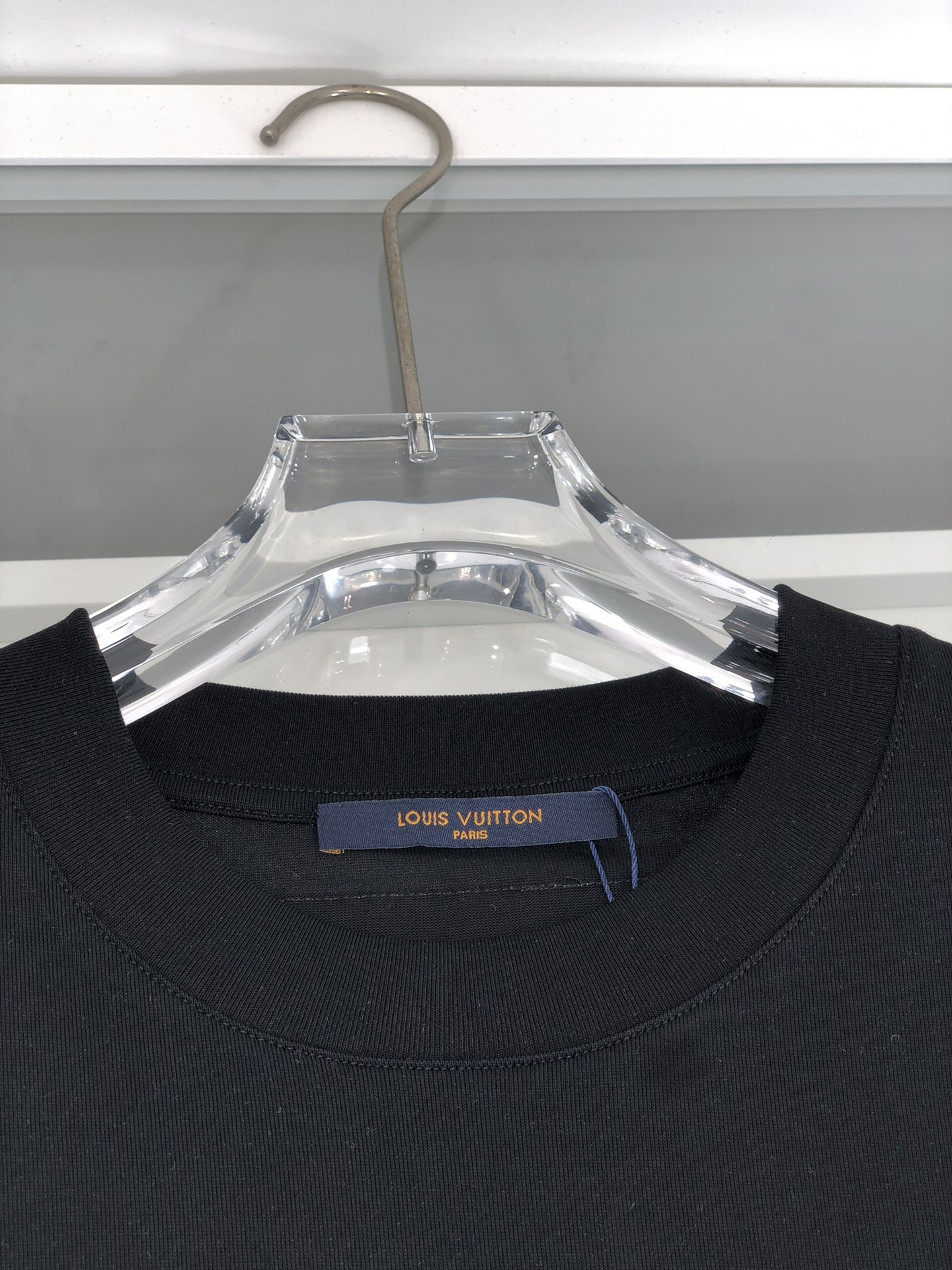 最高級ルイヴィトンスーパーコピー服 ルイヴィトンTシャツコピー チェーンディテールTシャツ ブラック 202405017 コットン 100% - 画像 (7)