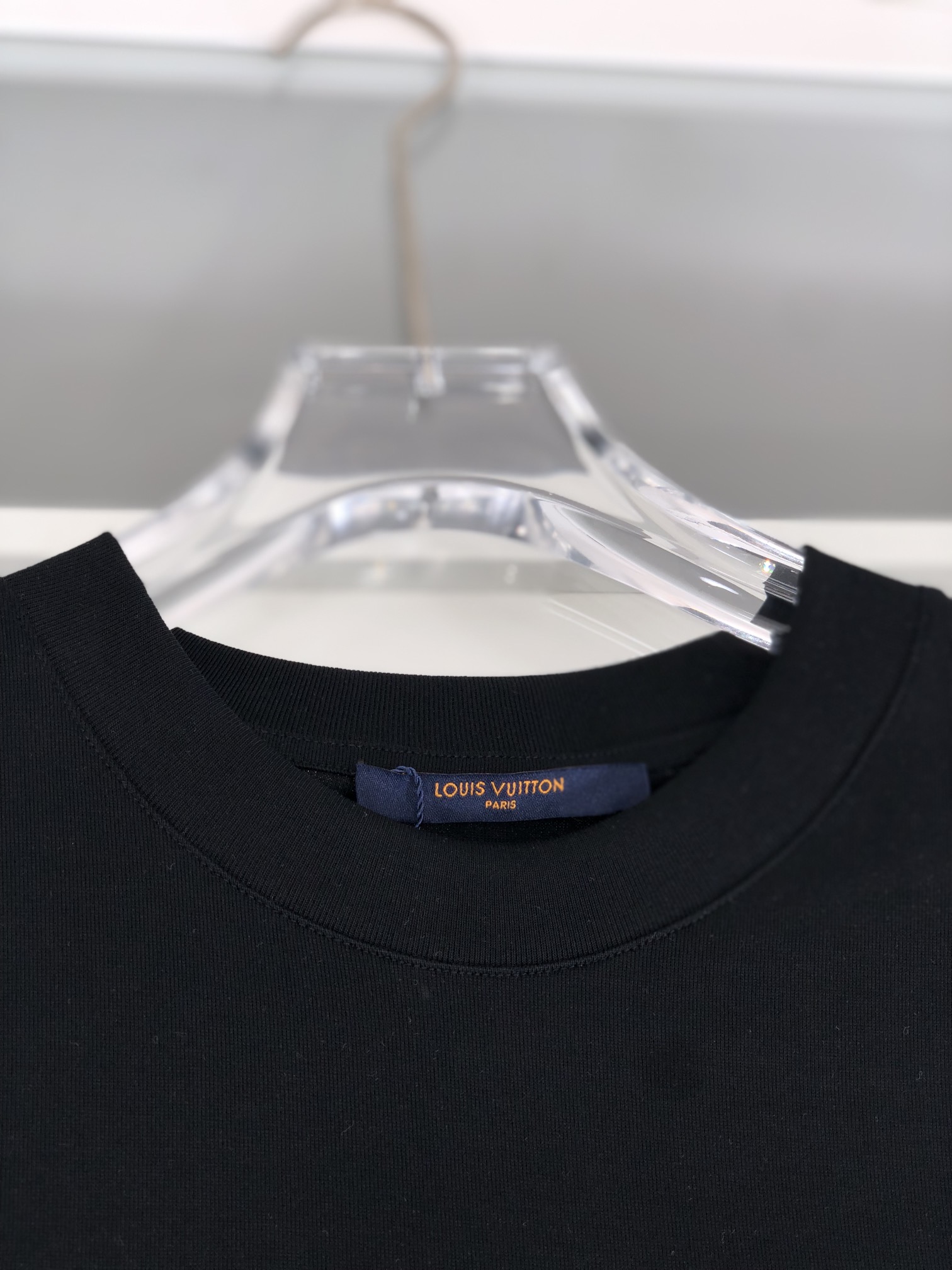 最高級ルイヴィトンスーパーコピー服 ルイヴィトンTシャツコピー チェーンディテールTシャツ ブラック 202405019 コットン 100% - 画像 (7)