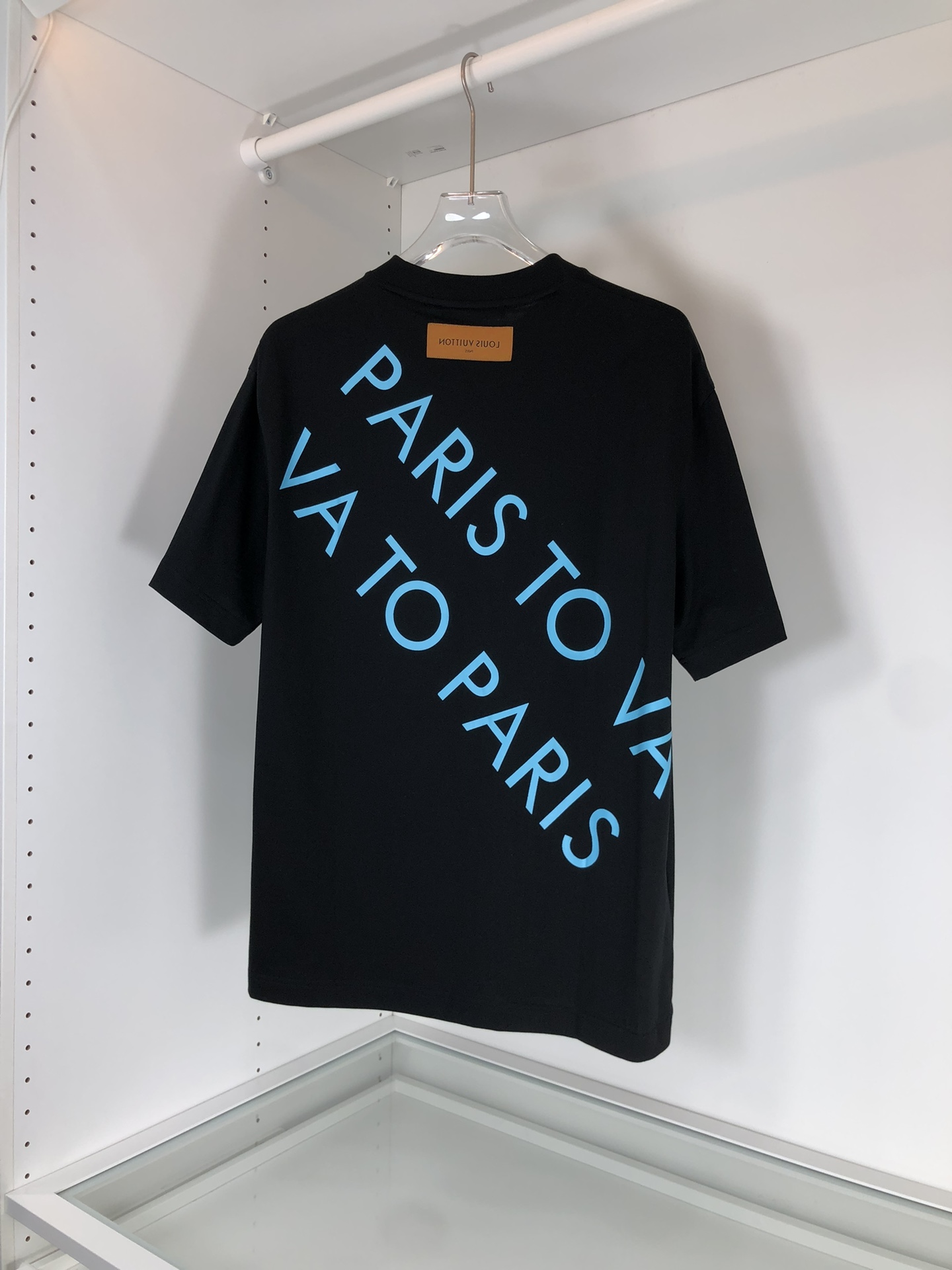 最高級ルイヴィトンスーパーコピー服 ルイヴィトンTシャツコピー Louis VuittonプリントTシャツ ブラック 202405031 コットン 100% - 画像 (9)