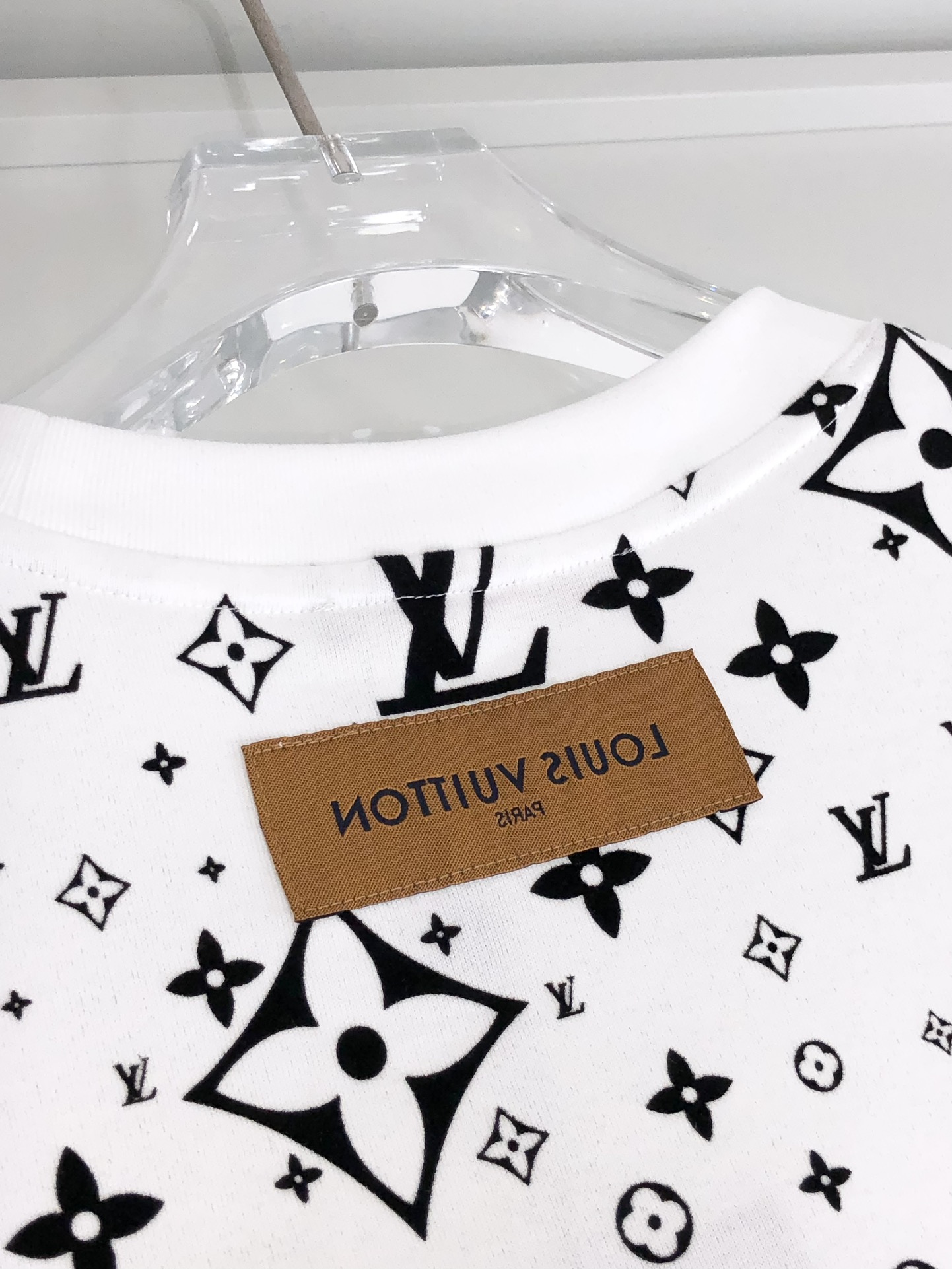 最高級ルイヴィトンスーパーコピー服 ルイヴィトンTシャツコピー フローラルモノグラムTシャツ ホワイト 202405032 コットン 100% - 画像 (8)