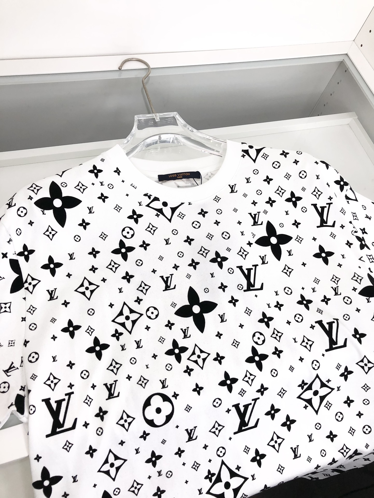 最高級ルイヴィトンスーパーコピー服 ルイヴィトンTシャツコピー フローラルモノグラムTシャツ ホワイト 202405032 コットン 100% - 画像 (7)