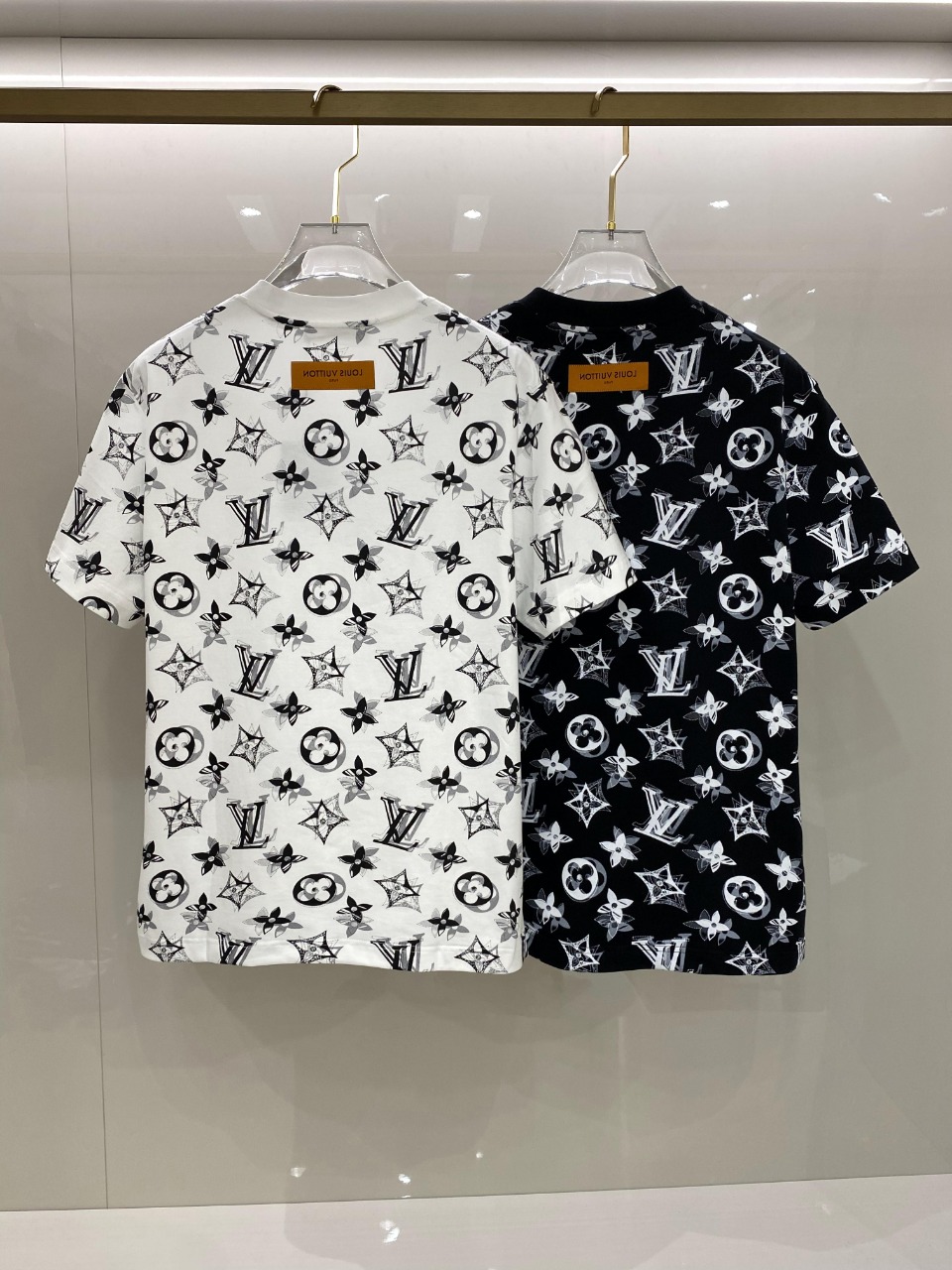 最高級ルイヴィトンスーパーコピー服 ルイヴィトンTシャツコピー フローラルモノグラムTシャツ ホワイト ブラック 202405043 コットン 100% - 画像 (9)
