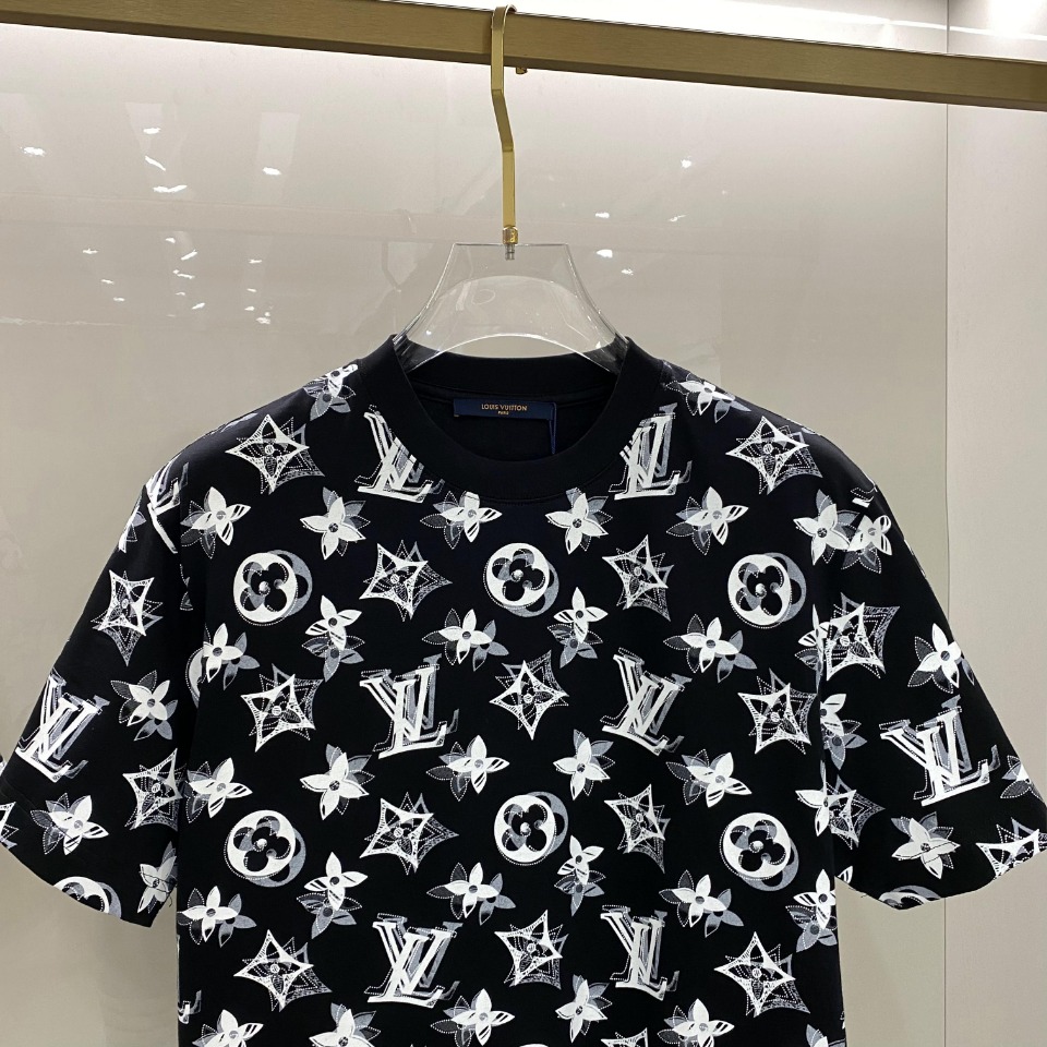 最高級ルイヴィトンスーパーコピー服 ルイヴィトンTシャツコピー フローラルモノグラムTシャツ ブラック 202405045 コットン 100% - 画像 (7)