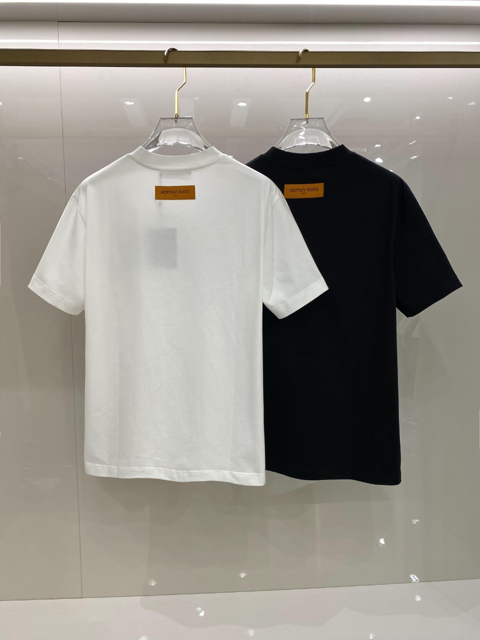 最高級ルイヴィトンスーパーコピー服 ルイヴィトンTシャツコピー 2024年春夏の新作 ホワイト ブラック 202405046 コットン 100% - 画像 (9)
