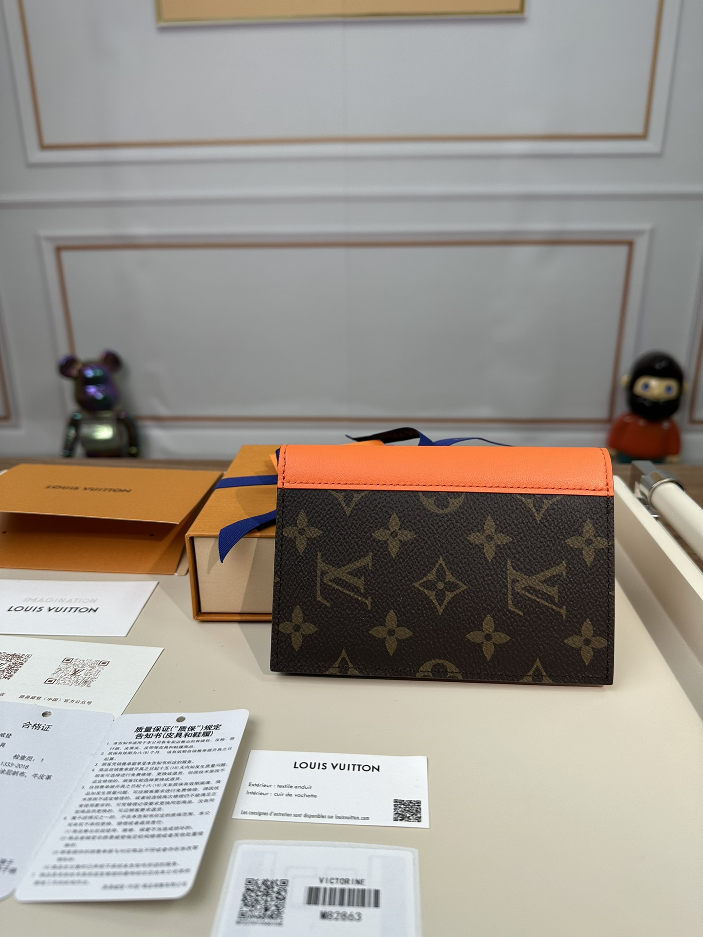 最高級ルイヴィトンスーパーコピー ルイヴィトンカードケースコピー パスポートカバー クーヴェルテュール・パスポール NM ボルケーノオレンジ M82863 モノグラム・マカサー キャンバス - 画像 (9)