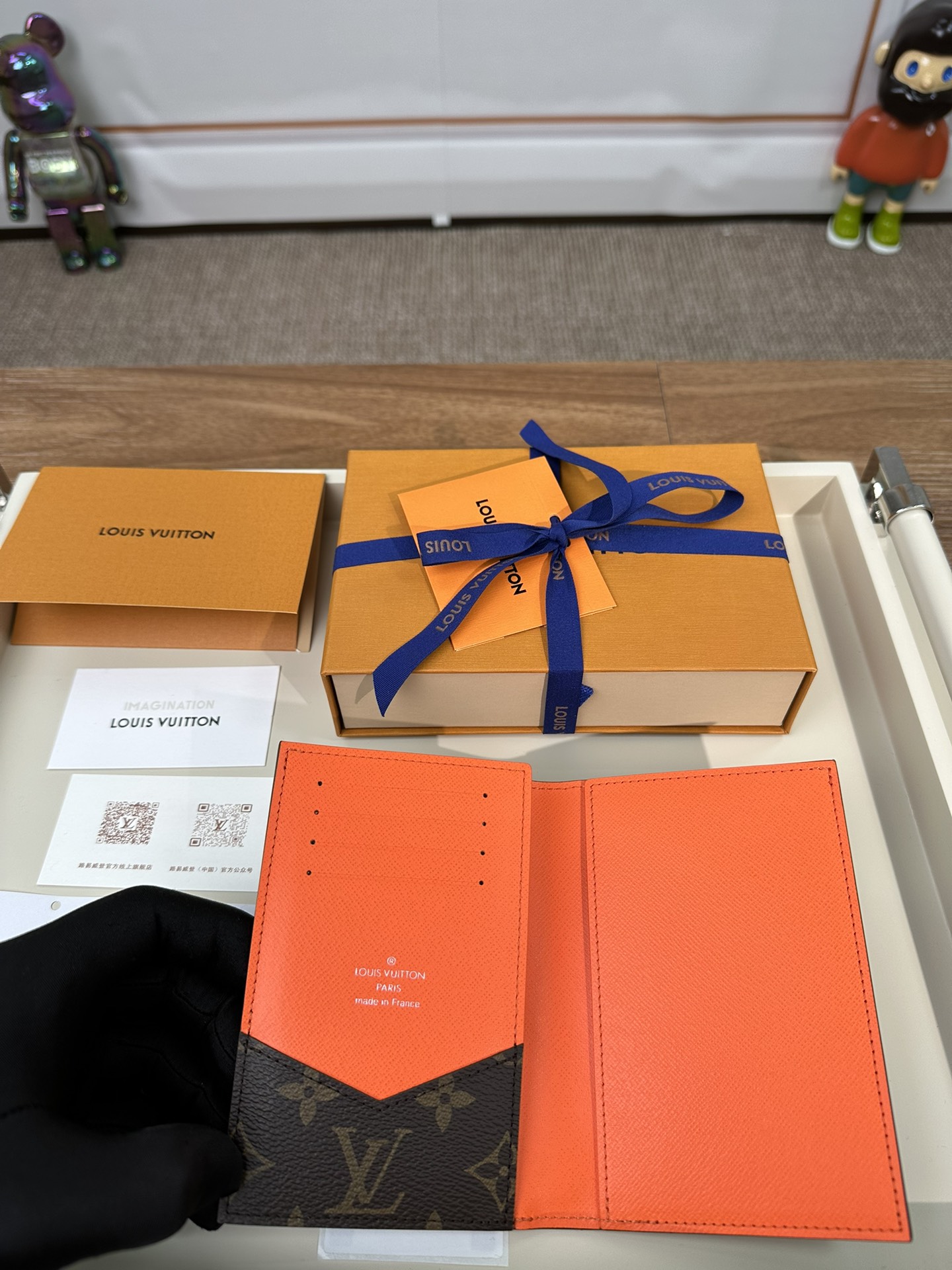 最高級ルイヴィトンスーパーコピー ルイヴィトンカードケースコピー パスポートカバー クーヴェルテュール・パスポール NM ボルケーノオレンジ M82863 モノグラム・マカサー キャンバス - 画像 (7)