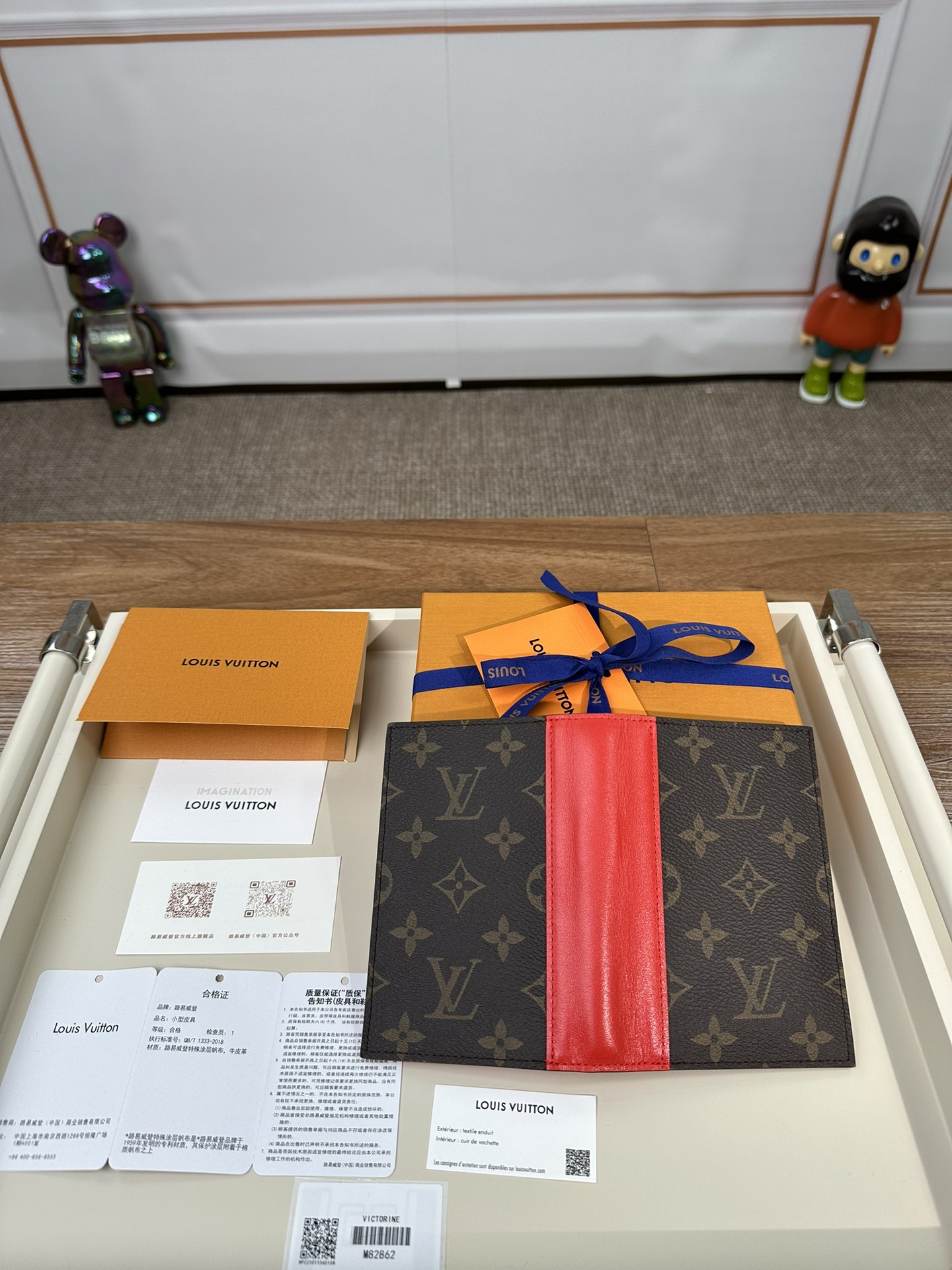 最高級ルイヴィトンスーパーコピー ルイヴィトンカードケースコピー パスポートカバー クーヴェルテュール・パスポール NM スリーズ M82862 モノグラム・マカサー キャンバス - 画像 (3)