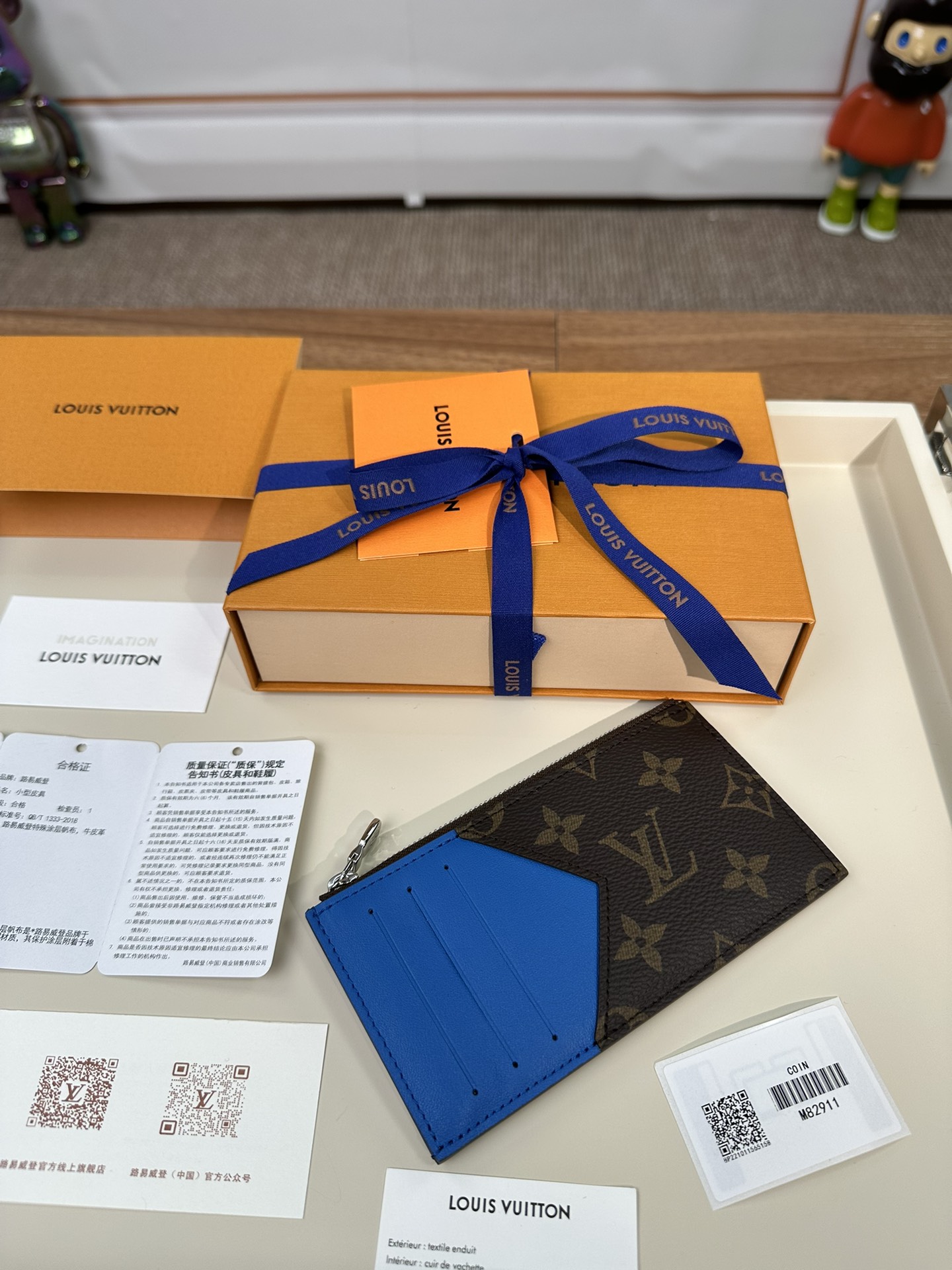 最高級ルイヴィトンスーパーコピー ルイヴィトンカードケースコピー コインカード・ホルダー ブルー M82911 モノグラム・マカサー キャンバス シルバー金具 - 画像 (8)