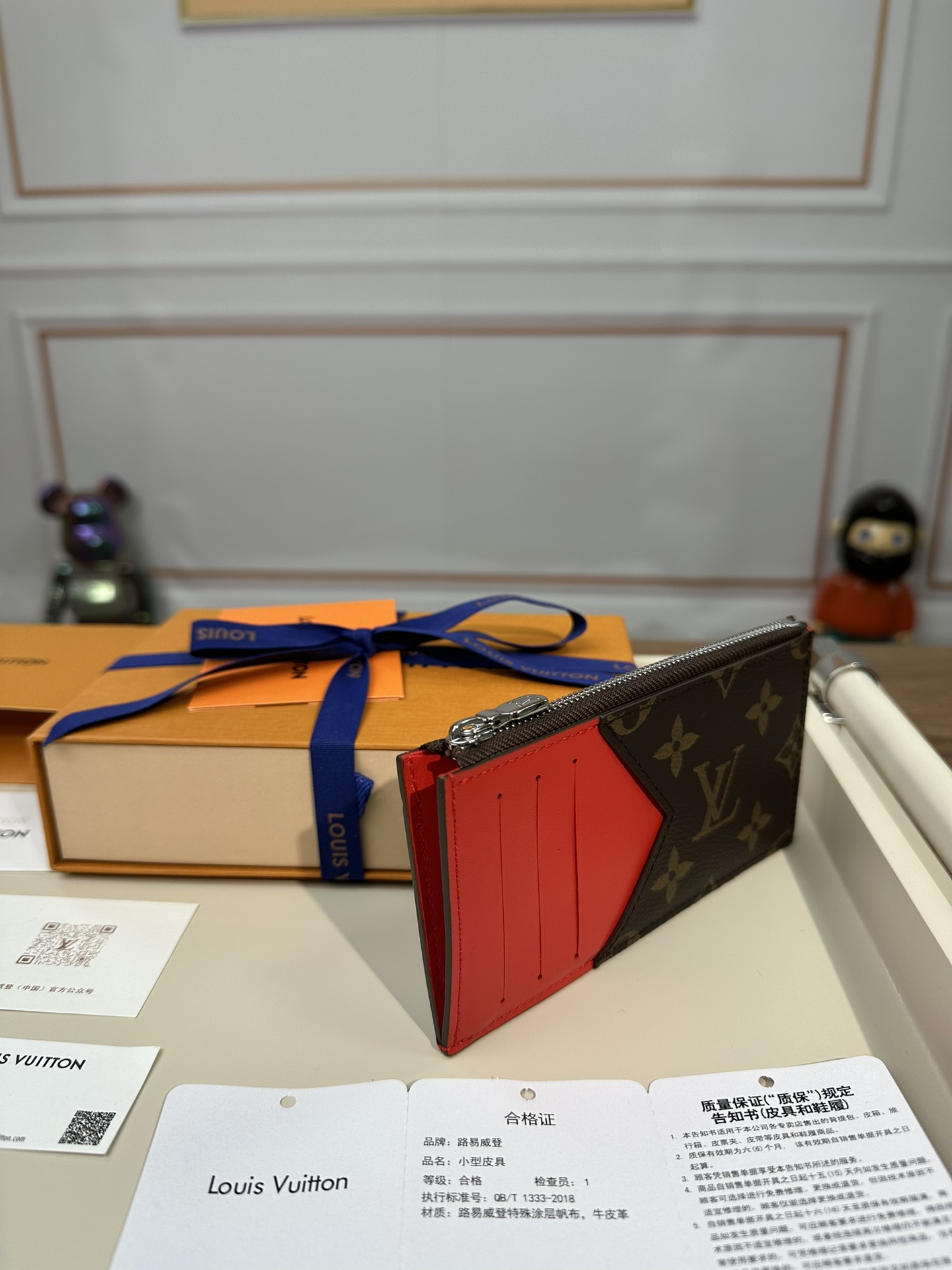 最高級ルイヴィトンスーパーコピー ルイヴィトンカードケースコピー コインカード・ホルダー ルージュ M82908 モノグラム・マカサー キャンバス シルバー金具 - 画像 (7)