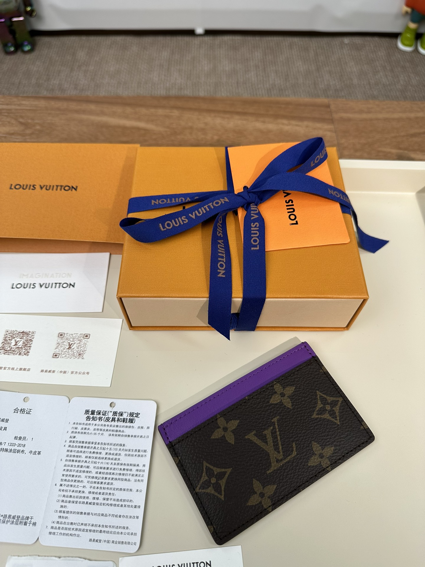 最高級ルイヴィトンスーパーコピー ルイヴィトンカードケースコピー ポルト カルト・サーンプル VIOLET FONCE M82875 モノグラム・マカサー キャンバス - 画像 (6)