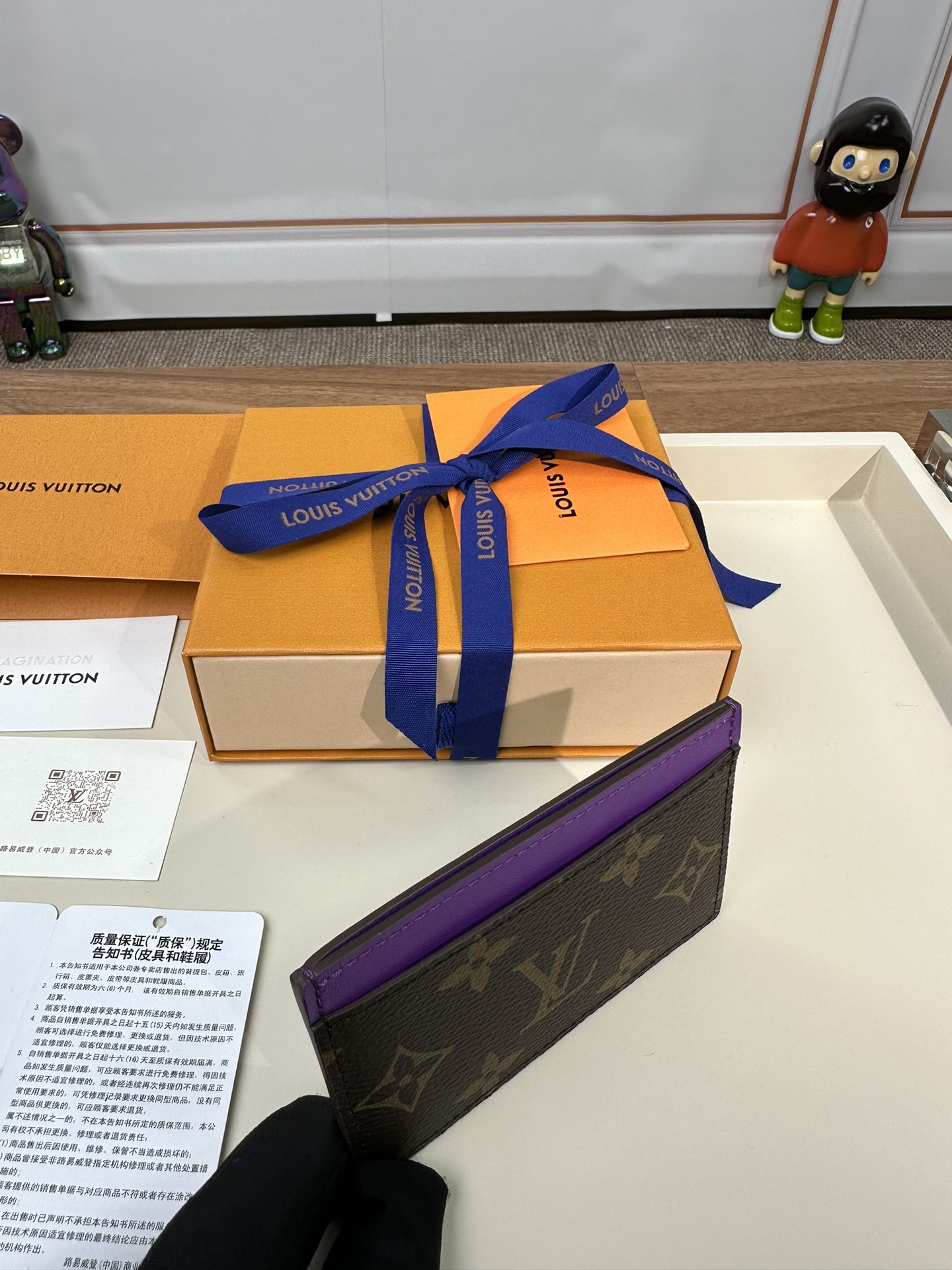 最高級ルイヴィトンスーパーコピー ルイヴィトンカードケースコピー ポルト カルト・サーンプル VIOLET FONCE M82875 モノグラム・マカサー キャンバス - 画像 (4)