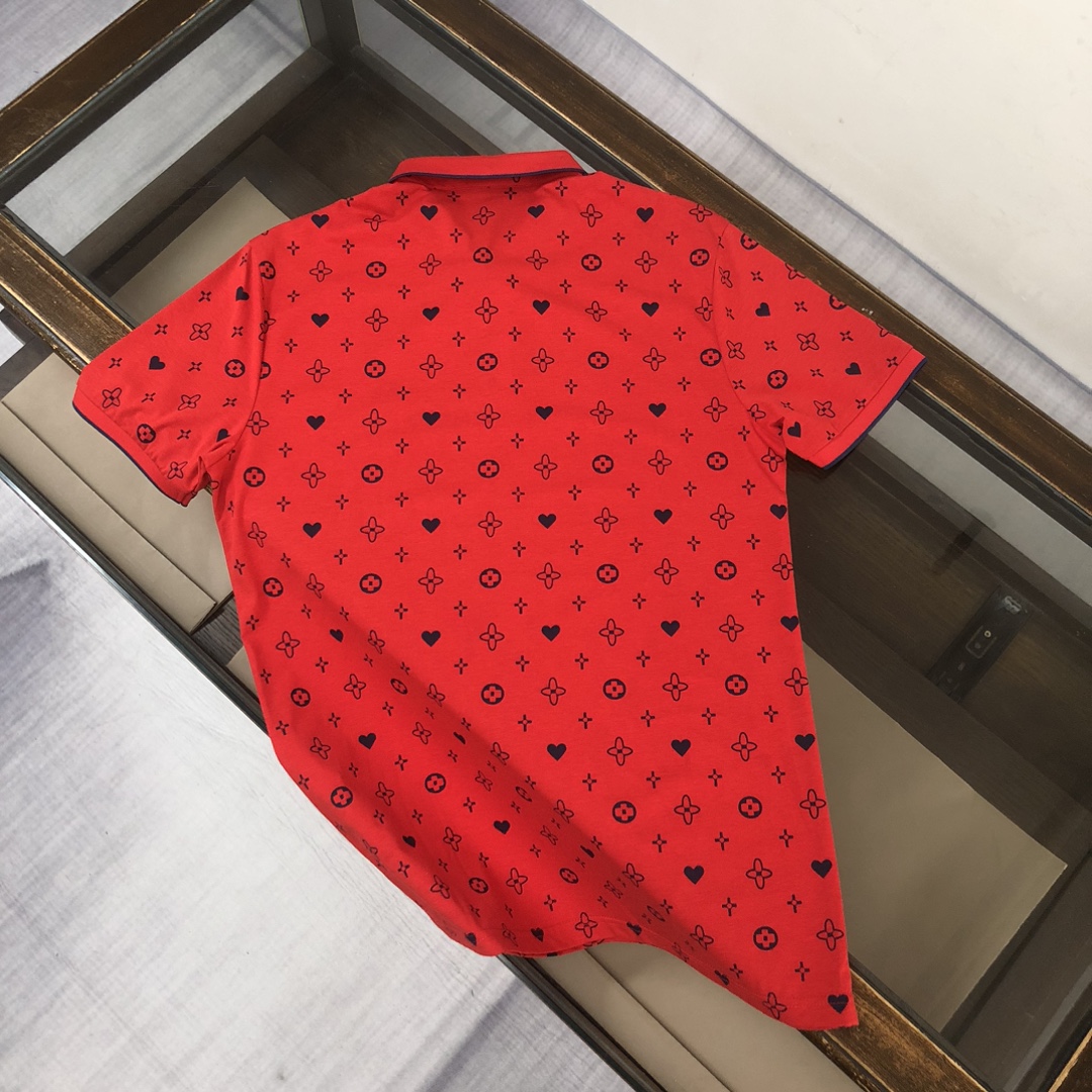 最高級ルイヴィトンスーパーコピー服 ルイヴィトンポロシャツコピー モノグラムポインテールショートスリーブコットンポロ レッド コットン100% 202405064 - 画像 (2)