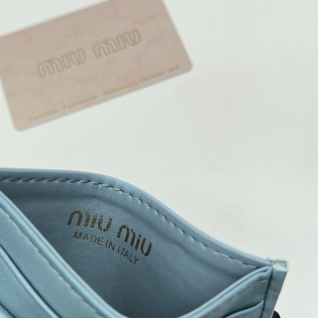 最高級MiuMiuスーパーコピー ミュウミュウカードケースコピー マテラッセレザー カードケース ライトブルー 5MC076_2DT7_F0637 レザー - 画像 (3)