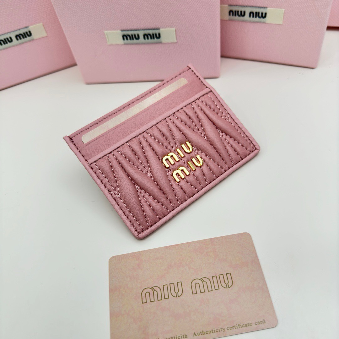 最高級MiuMiuスーパーコピー ミュウミュウカードケースコピー マテラッセレザー カードケース ピンク 5MC076_2FPP_F0E18 レザー - 画像 (9)