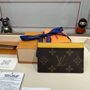 M82871