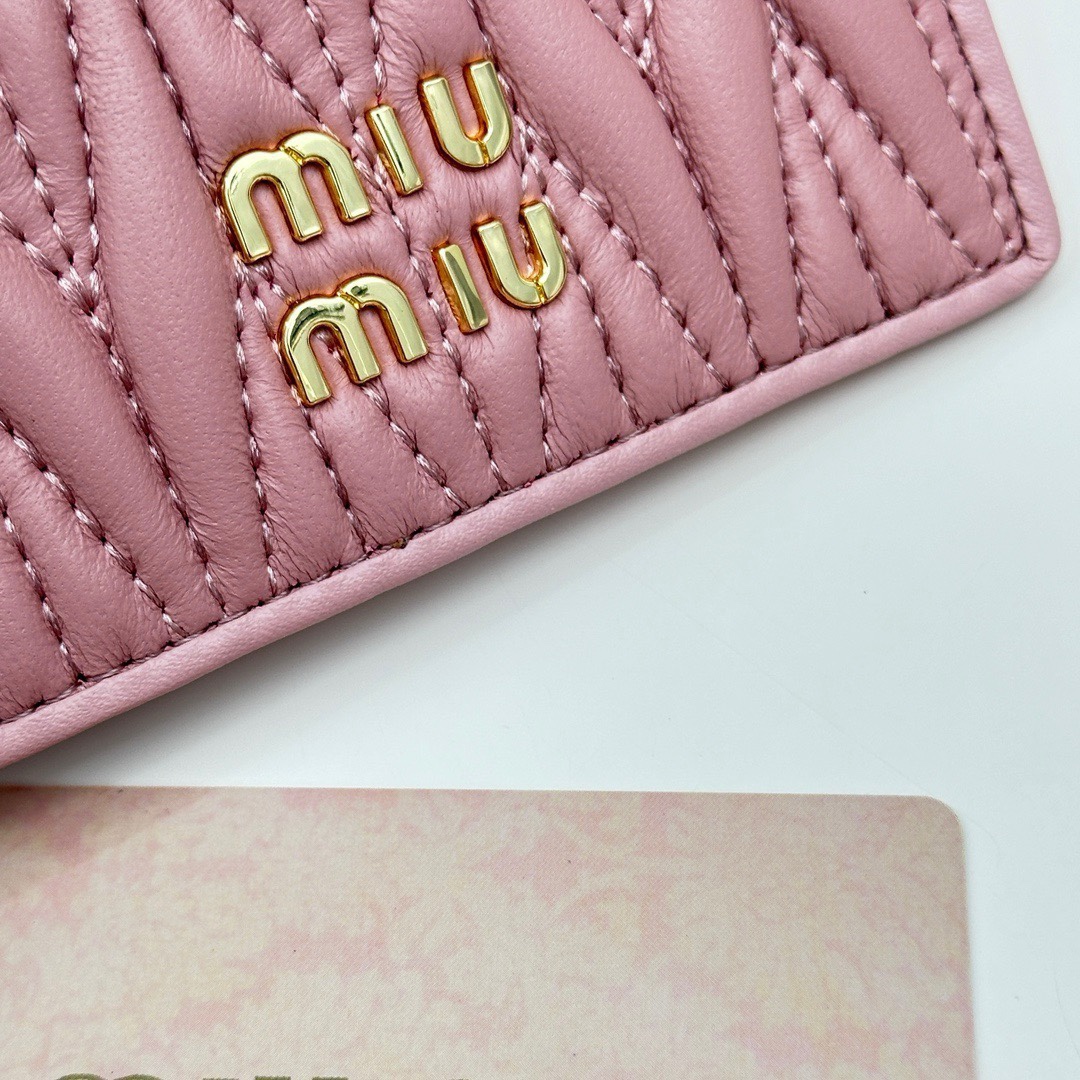 最高級MiuMiuスーパーコピー ミュウミュウカードケースコピー マテラッセレザー カードケース ピンク 5MC076_2FPP_F0E18 レザー - 画像 (6)