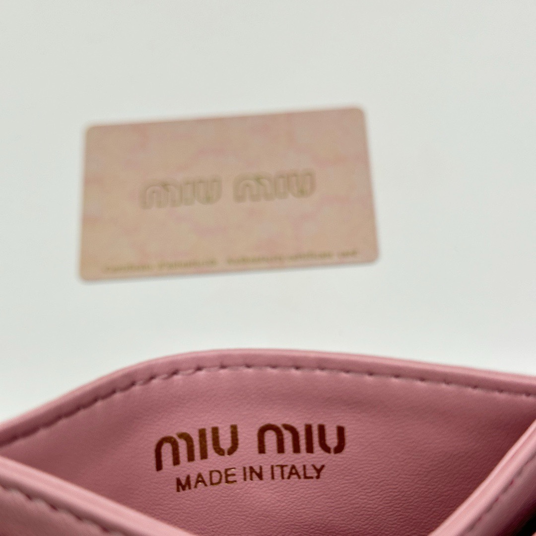 最高級MiuMiuスーパーコピー ミュウミュウカードケースコピー マテラッセレザー カードケース ピンク 5MC076_2FPP_F0E18 レザー - 画像 (3)