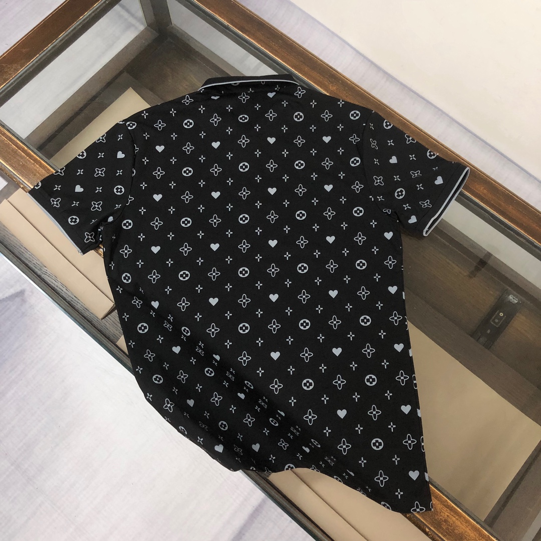 最高級ルイヴィトンスーパーコピー服 ルイヴィトンポロシャツコピー モノグラムポインテールショートスリーブコットンポロ ブラック コットン100% 202405066 - 画像 (2)