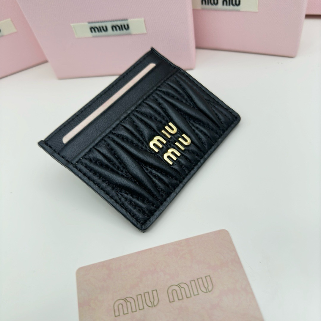 最高級MiuMiuスーパーコピー ミュウミュウカードケースコピー マテラッセレザー カードケース ブラック 5MC076_2FPP_F0002 レザー - 画像 (9)