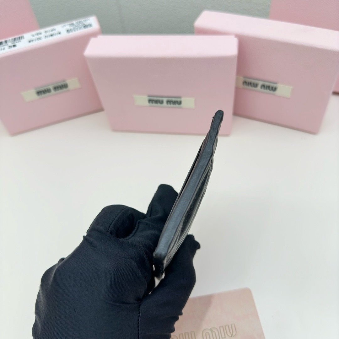 最高級MiuMiuスーパーコピー ミュウミュウカードケースコピー マテラッセレザー カードケース ブラック 5MC076_2FPP_F0002 レザー - 画像 (5)