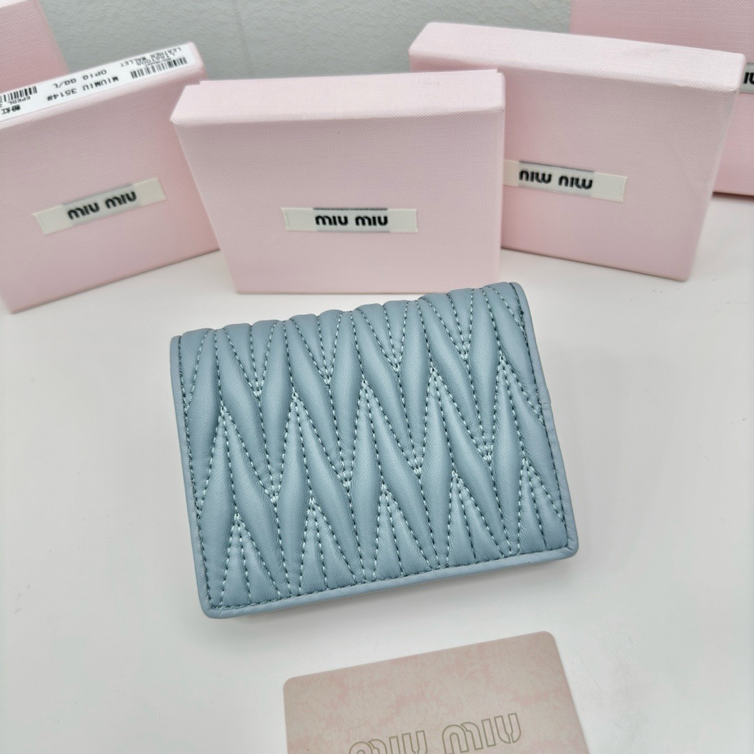 最高級MiuMiuスーパーコピー ミュウミュウカードケースコピー マテラッセレザー カードケース ライトブルー 5MC103_2DT7_F0637 レザー - 画像 (8)