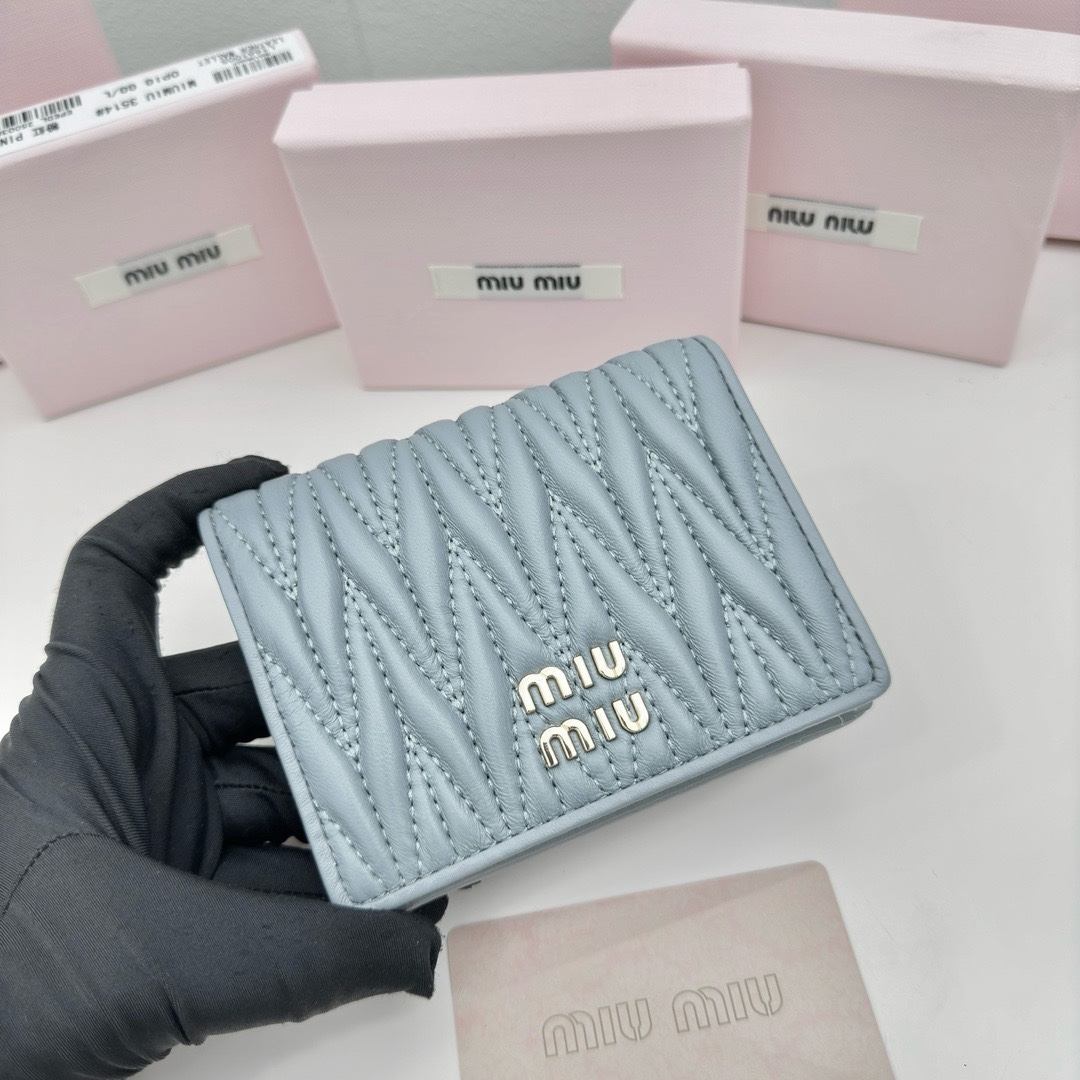 最高級MiuMiuスーパーコピー ミュウミュウカードケースコピー マテラッセレザー カードケース ライトブルー 5MC103_2DT7_F0637 レザー - 画像 (7)