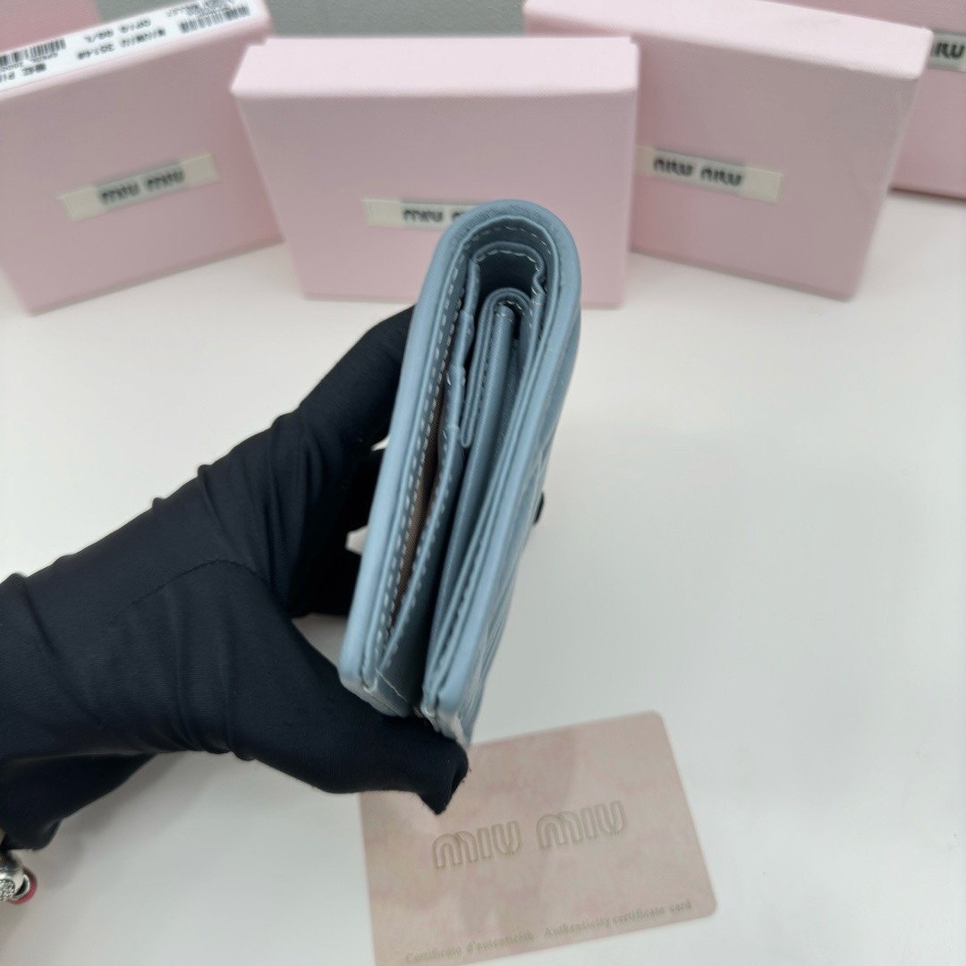 最高級MiuMiuスーパーコピー ミュウミュウカードケースコピー マテラッセレザー カードケース ライトブルー 5MC103_2DT7_F0637 レザー - 画像 (6)