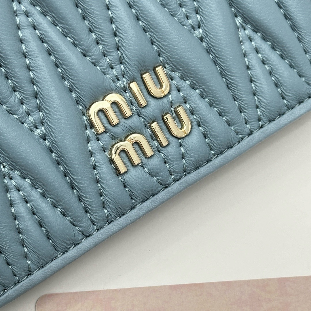 最高級MiuMiuスーパーコピー ミュウミュウカードケースコピー マテラッセレザー カードケース ライトブルー 5MC103_2DT7_F0637 レザー - 画像 (5)