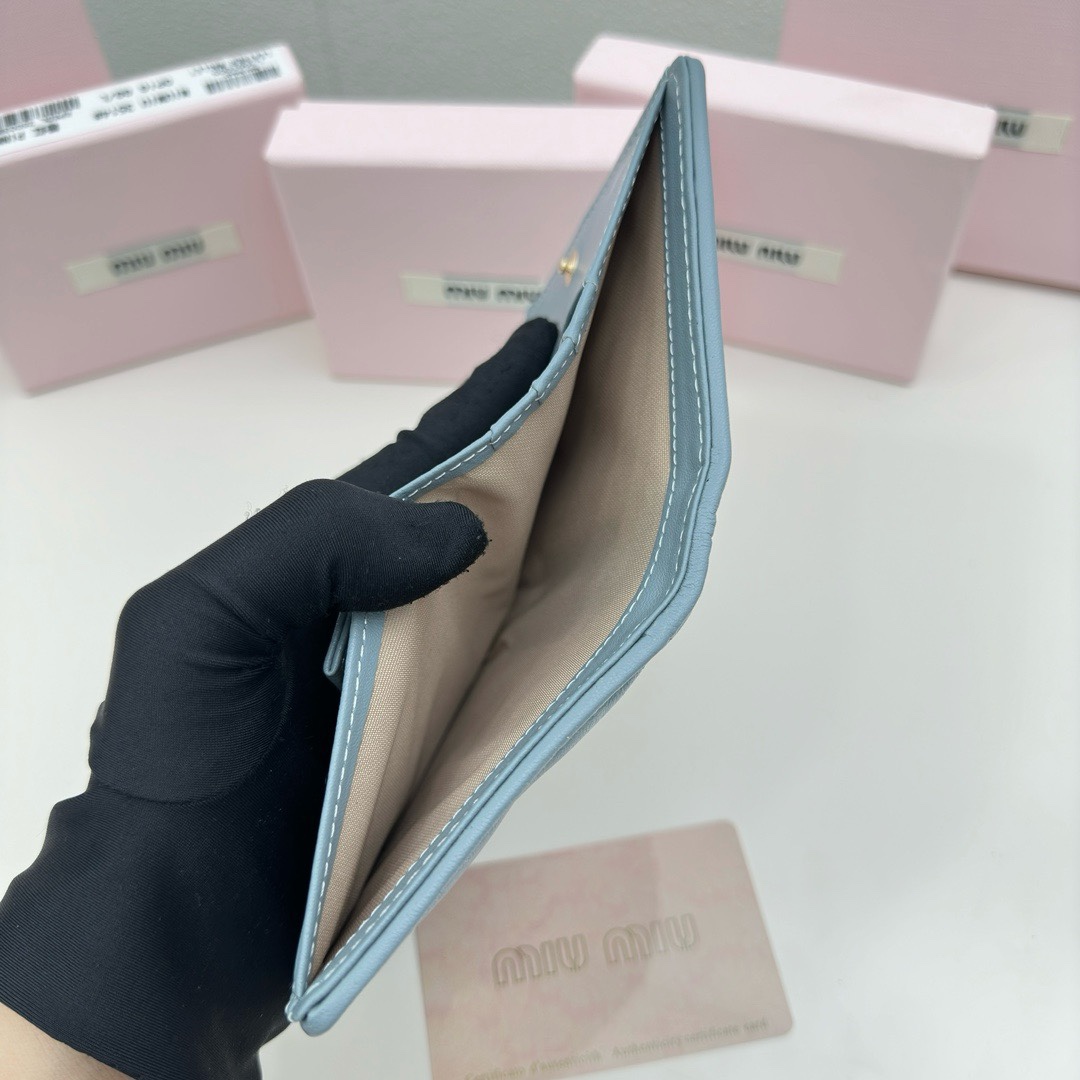 最高級MiuMiuスーパーコピー ミュウミュウカードケースコピー マテラッセレザー カードケース ライトブルー 5MC103_2DT7_F0637 レザー - 画像 (3)