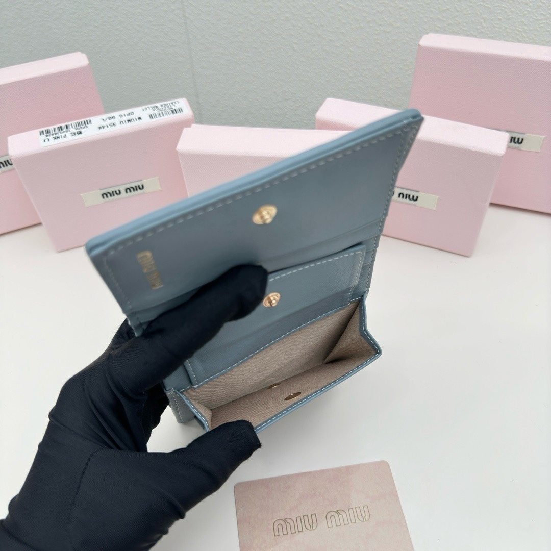 最高級MiuMiuスーパーコピー ミュウミュウカードケースコピー マテラッセレザー カードケース ライトブルー 5MC103_2DT7_F0637 レザー - 画像 (2)