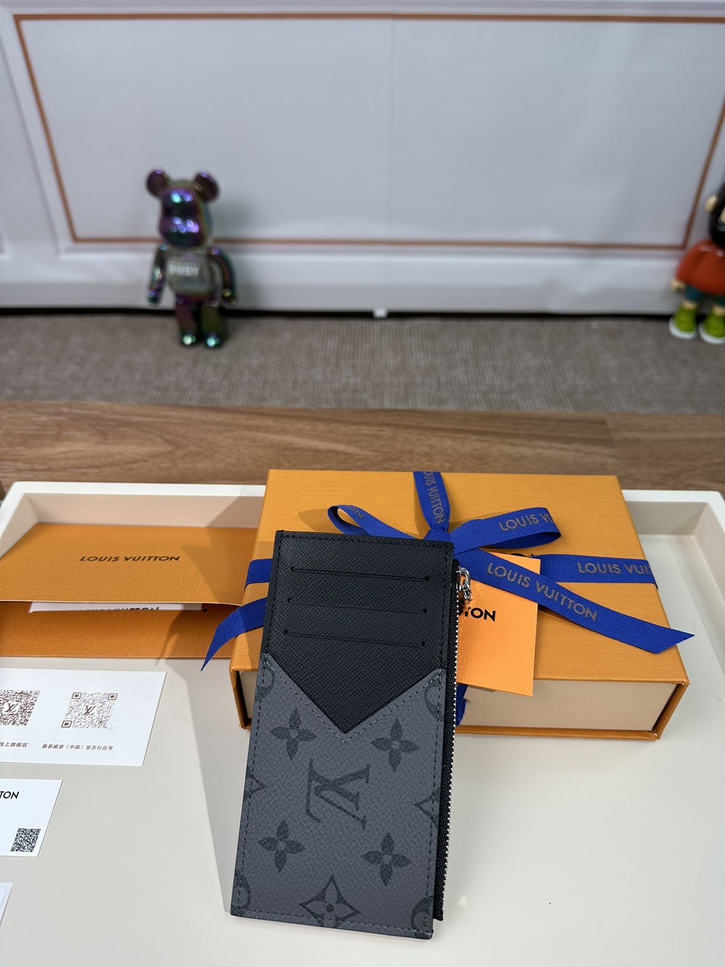 最高級ルイヴィトンスーパーコピー ルイヴィトンカードケースコピー コインカード・ホルダー ブラック M69533 モノグラム・エクリプス キャンバス - 画像 (8)