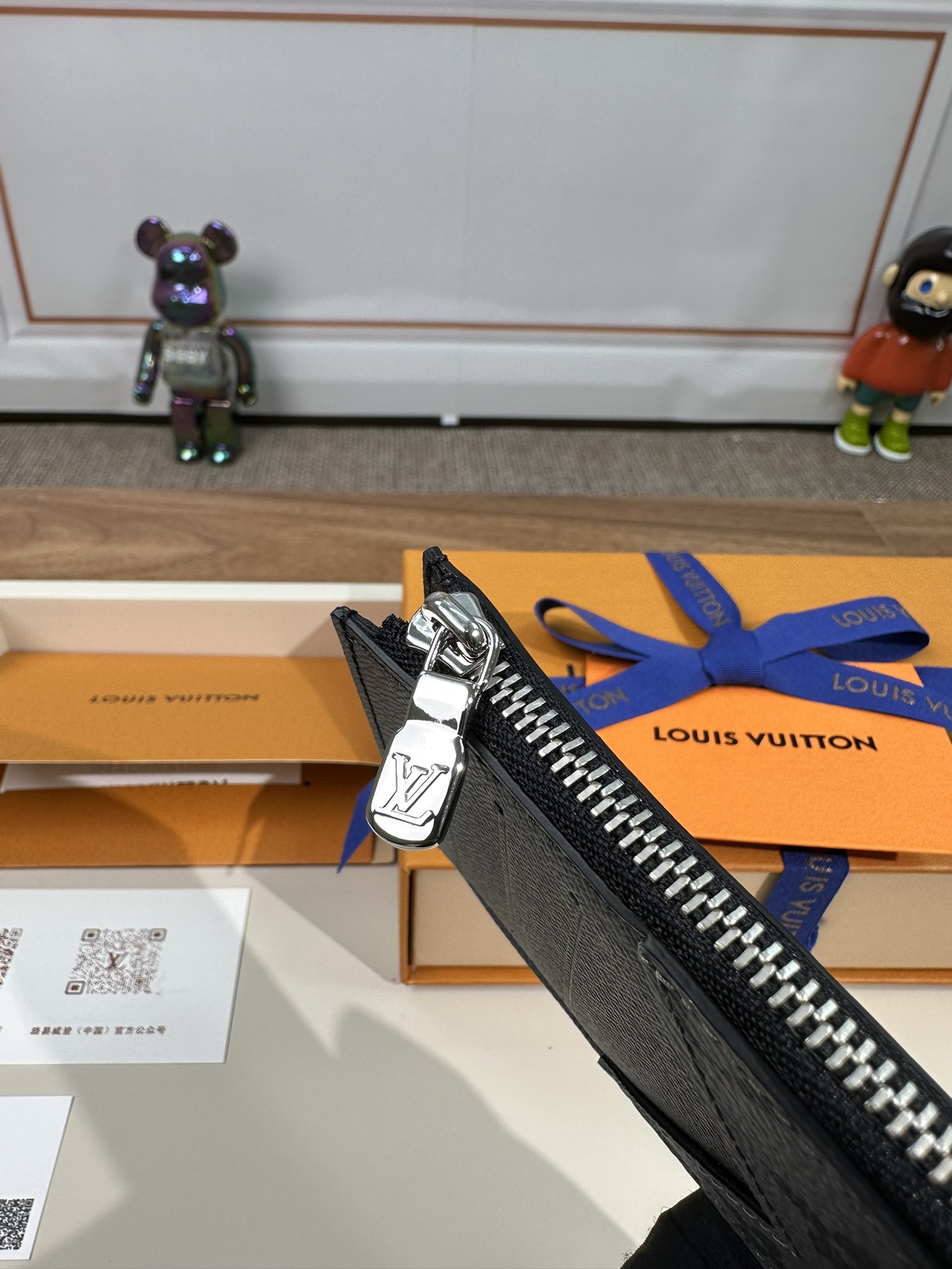 最高級ルイヴィトンスーパーコピー ルイヴィトンカードケースコピー コインカード・ホルダー ブラック M69533 モノグラム・エクリプス キャンバス - 画像 (6)