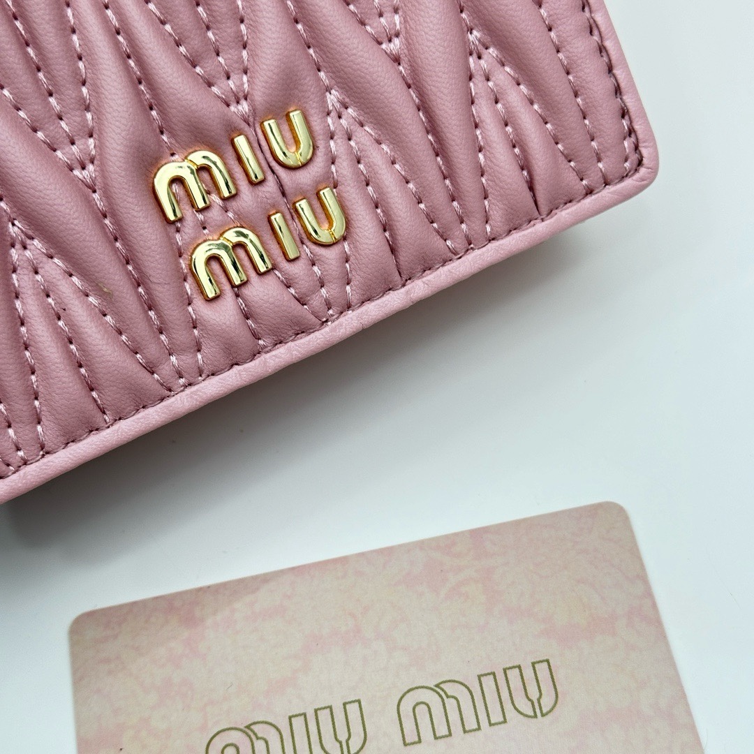 最高級MiuMiuスーパーコピー ミュウミュウカードケースコピー マテラッセレザー カードケース ピンク 5MC103_2DT7_F0637 レザー - 画像 (5)
