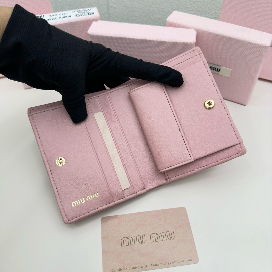 最高級MiuMiuスーパーコピー ミュウミュウカードケースコピー マテラッセレザー カードケース ピンク 5MC103_2DT7_F0637 レザー - 画像 (4)