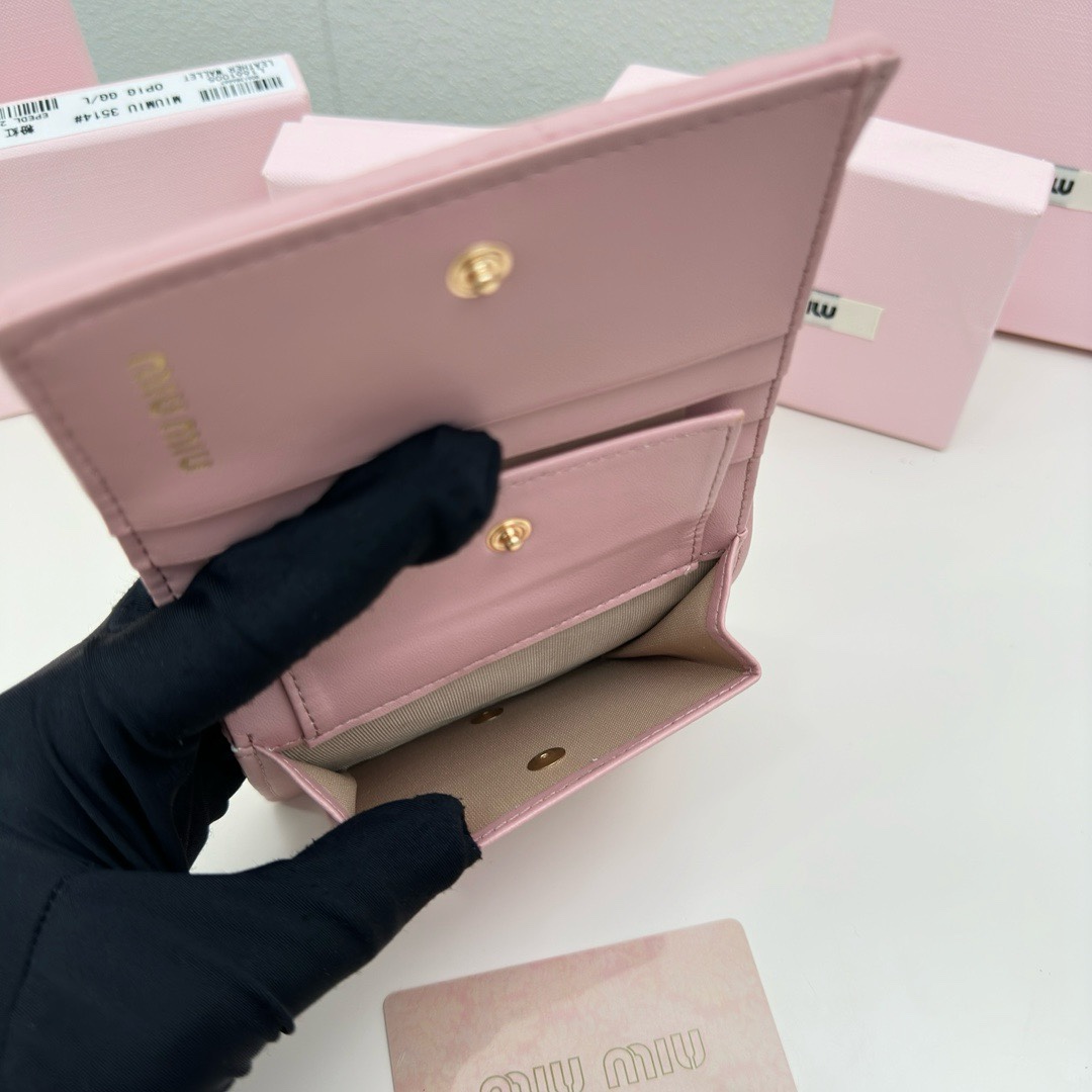 最高級MiuMiuスーパーコピー ミュウミュウカードケースコピー マテラッセレザー カードケース ピンク 5MC103_2DT7_F0637 レザー - 画像 (2)
