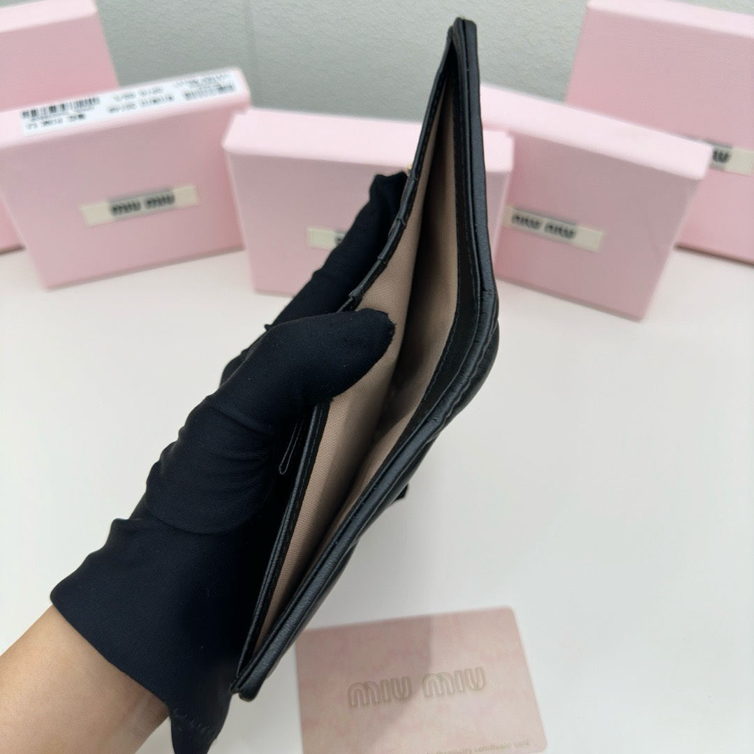 最高級MiuMiuスーパーコピー ミュウミュウカードケースコピー マテラッセレザー カードケース ブラック 5MC103_2FPP_F0002 レザー - 画像 (3)