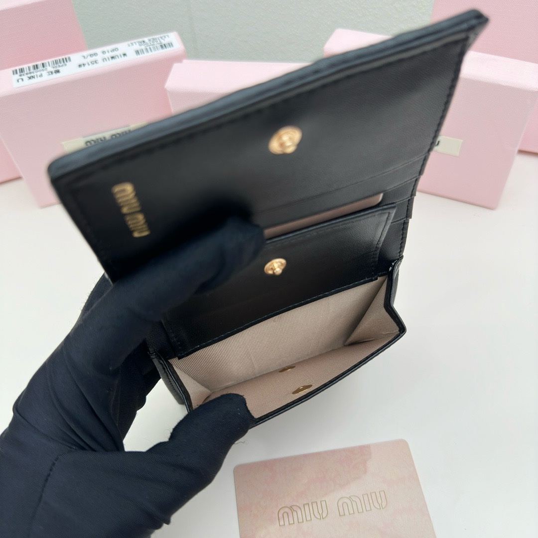 最高級MiuMiuスーパーコピー ミュウミュウカードケースコピー マテラッセレザー カードケース ブラック 5MC103_2FPP_F0002 レザー - 画像 (2)