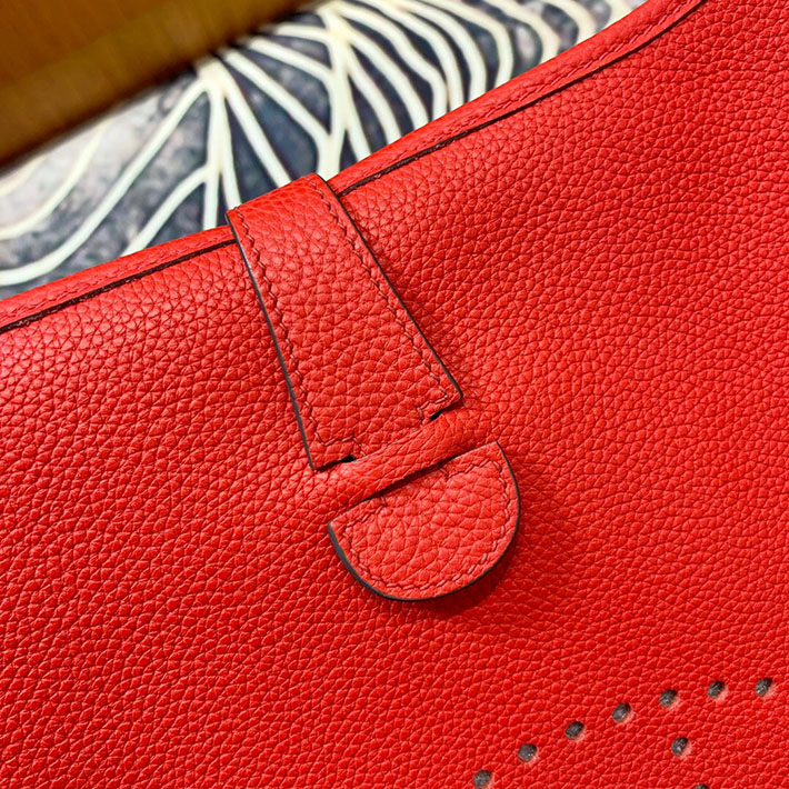 最高級HERMESスーパーコピー エルメスエヴリン29/PMコピー エヴリン3 29/PM ルージュトマト トリヨン ゴールド金具 新品 2024W1072 - 画像 (5)