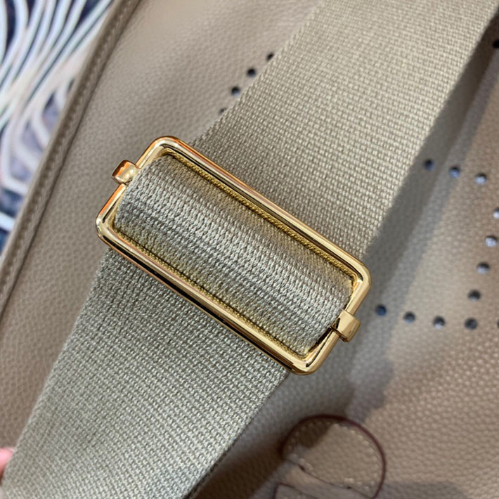 最高級HERMESスーパーコピー エルメスエヴリン29/PMコピー エヴリン3 29/PM トレンチ トリヨン ゴールド金具 新品 2024W1073 - 画像 (7)