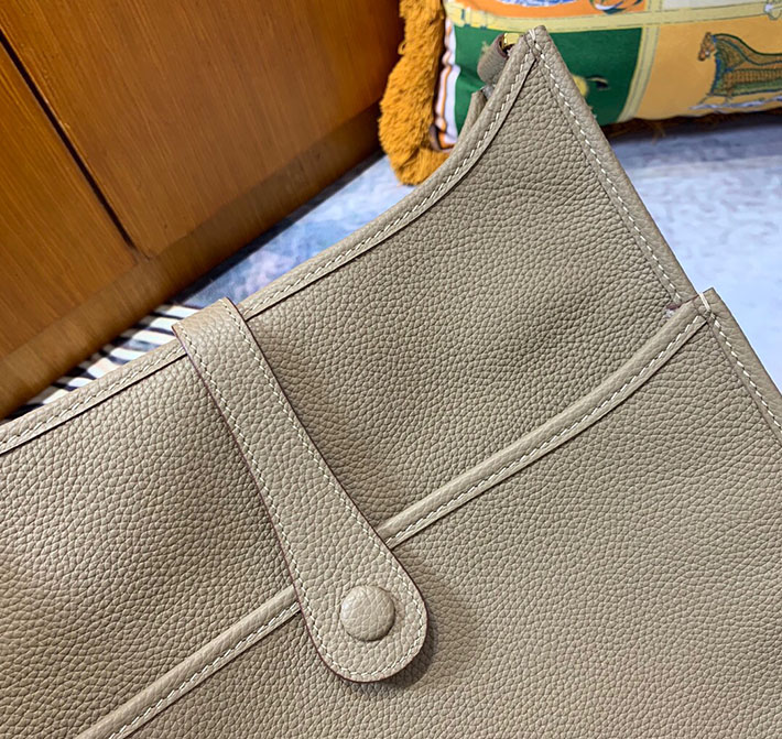 最高級HERMESスーパーコピー エルメスエヴリン29/PMコピー エヴリン3 29/PM トレンチ トリヨン ゴールド金具 新品 2024W1073 - 画像 (5)