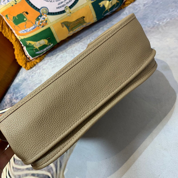 最高級HERMESスーパーコピー エルメスエヴリン29/PMコピー エヴリン3 29/PM トレンチ トリヨン ゴールド金具 新品 2024W1073 - 画像 (3)