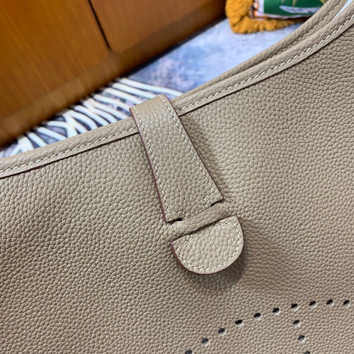 最高級HERMESスーパーコピー エルメスエヴリン29/PMコピー エヴリン3 29/PM トレンチ トリヨン ゴールド金具 新品 2024W1073 - 画像 (2)