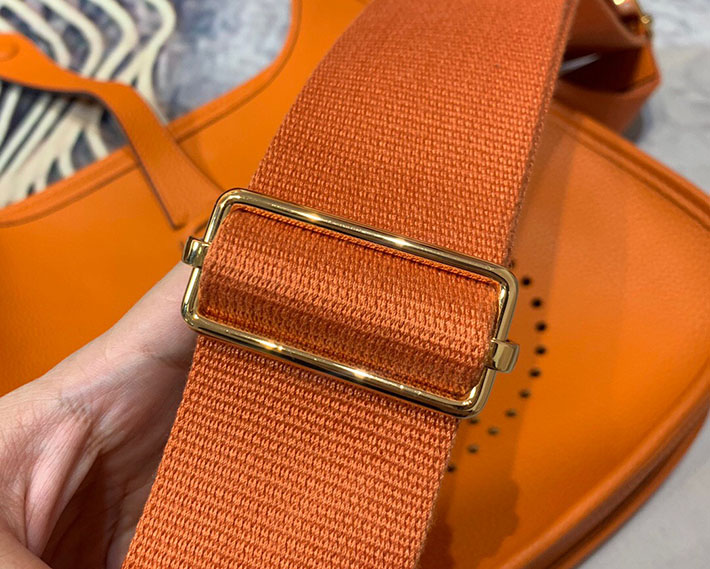 最高級HERMESスーパーコピー エルメスエヴリン29/PMコピー エヴリン3 29/PM オレンジ トリヨン ゴールド金具 新品 2024W1074 - 画像 (5)