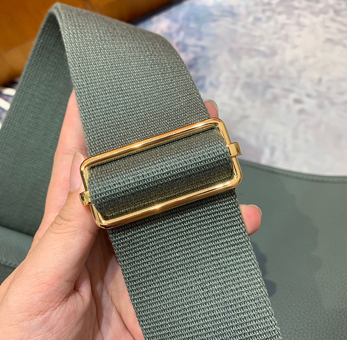 最高級HERMESスーパーコピー エルメスエヴリン29/PMコピー エヴリン3 29/PM シエル トリヨン ゴールド金具 新品 2024W1075 - 画像 (6)